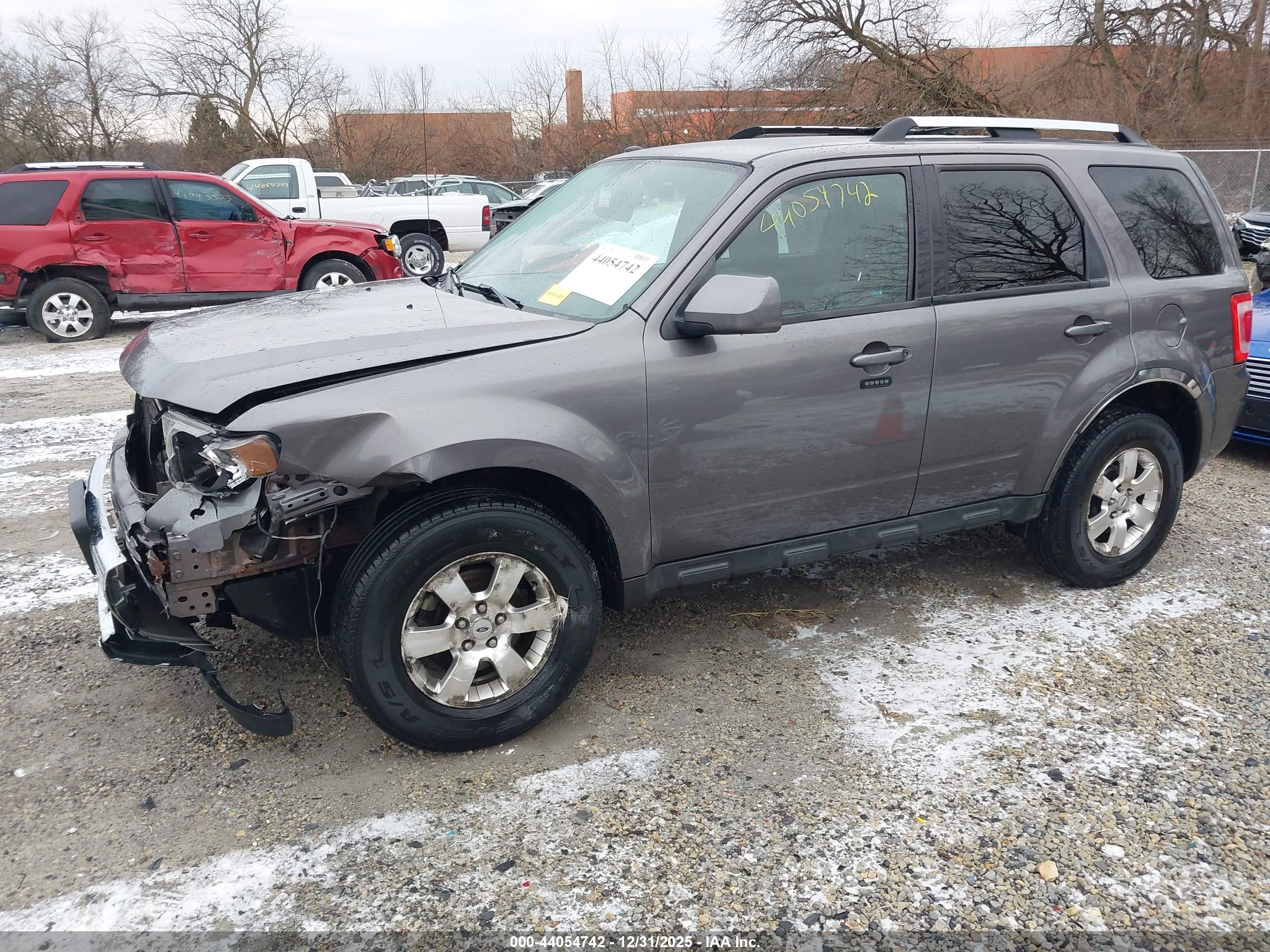 FORD ESCAPE image 2