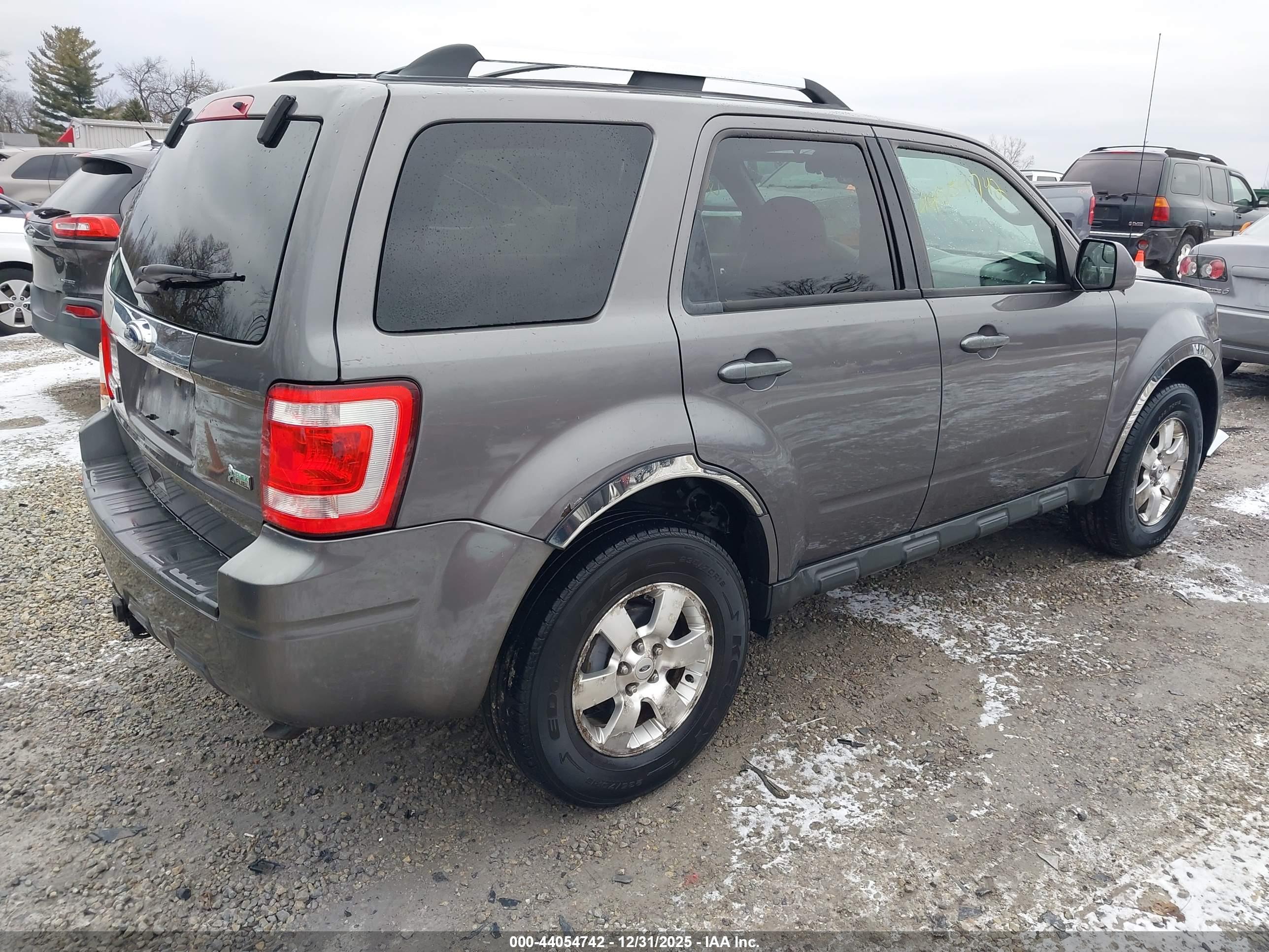 FORD ESCAPE image 4