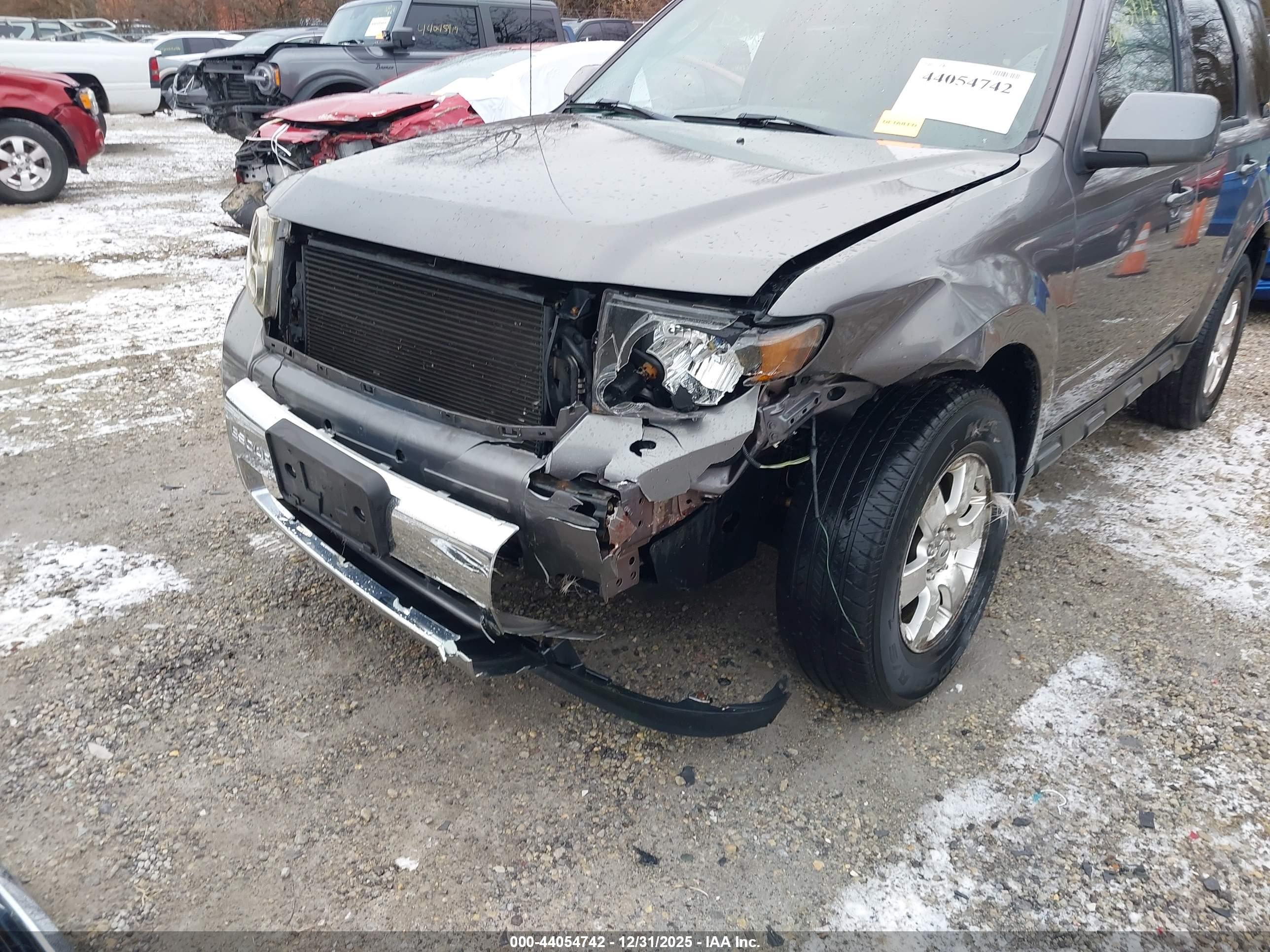 FORD ESCAPE image 6
