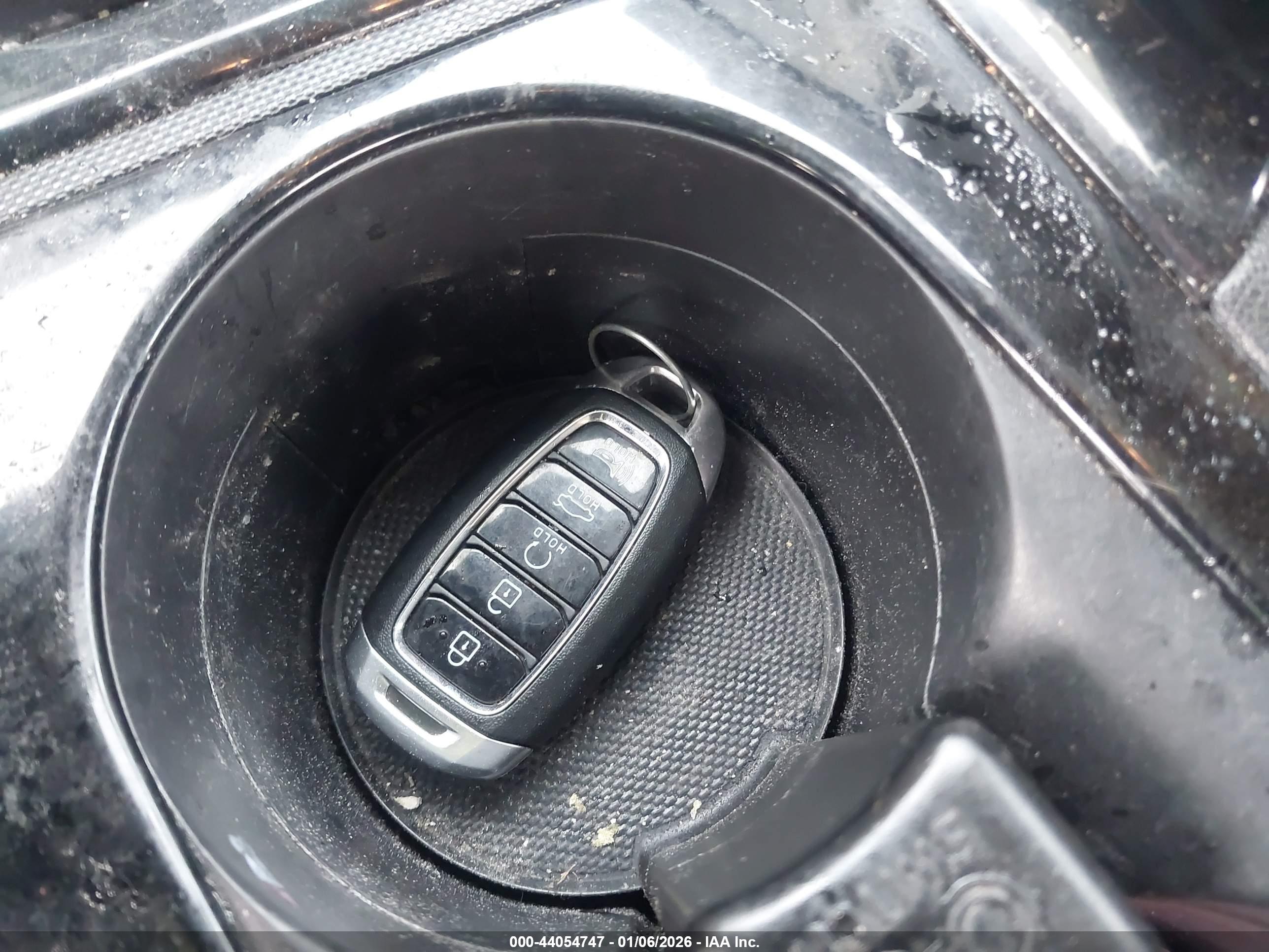 HYUNDAI ELANTRA image 11