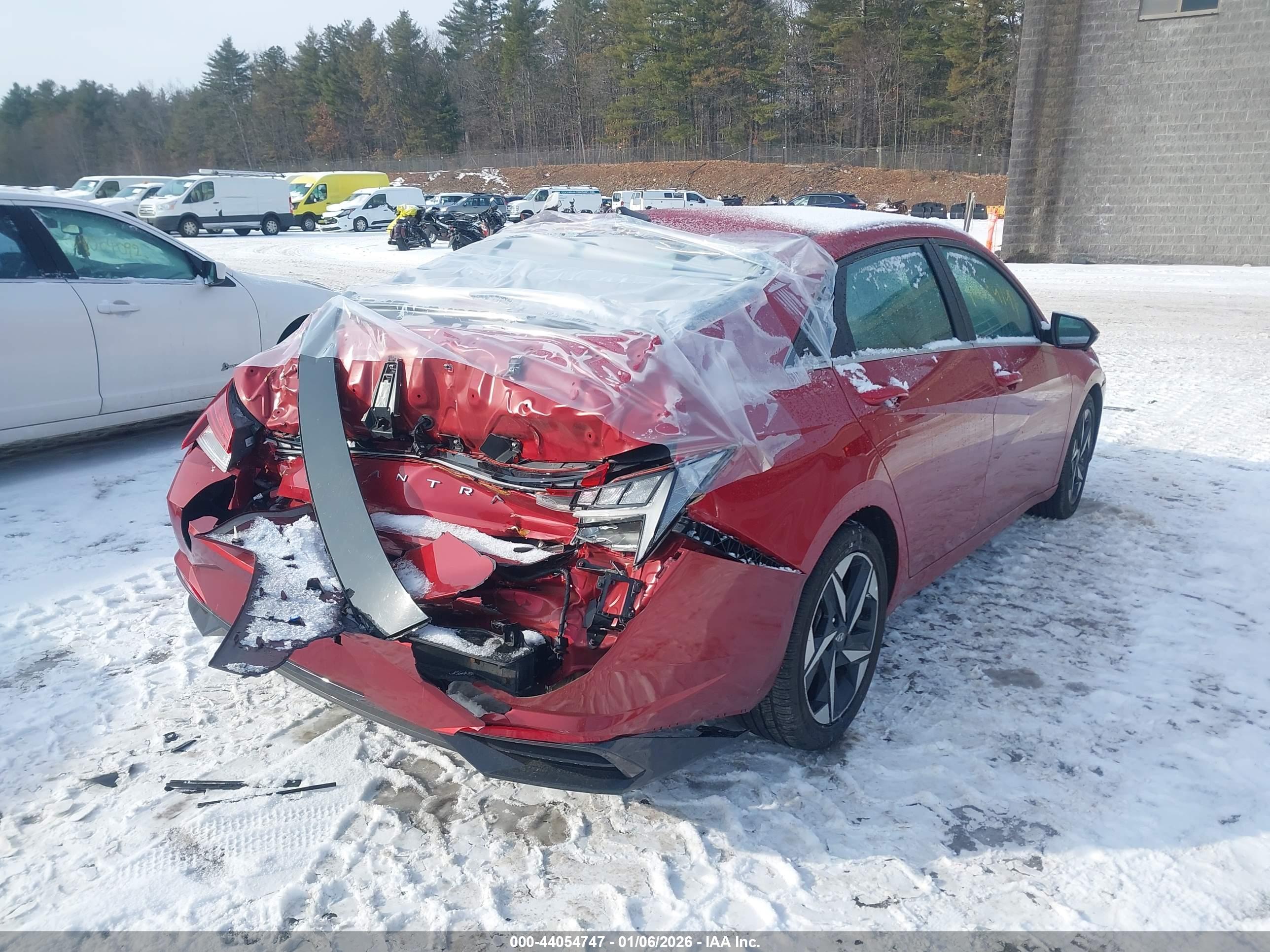 HYUNDAI ELANTRA image 4