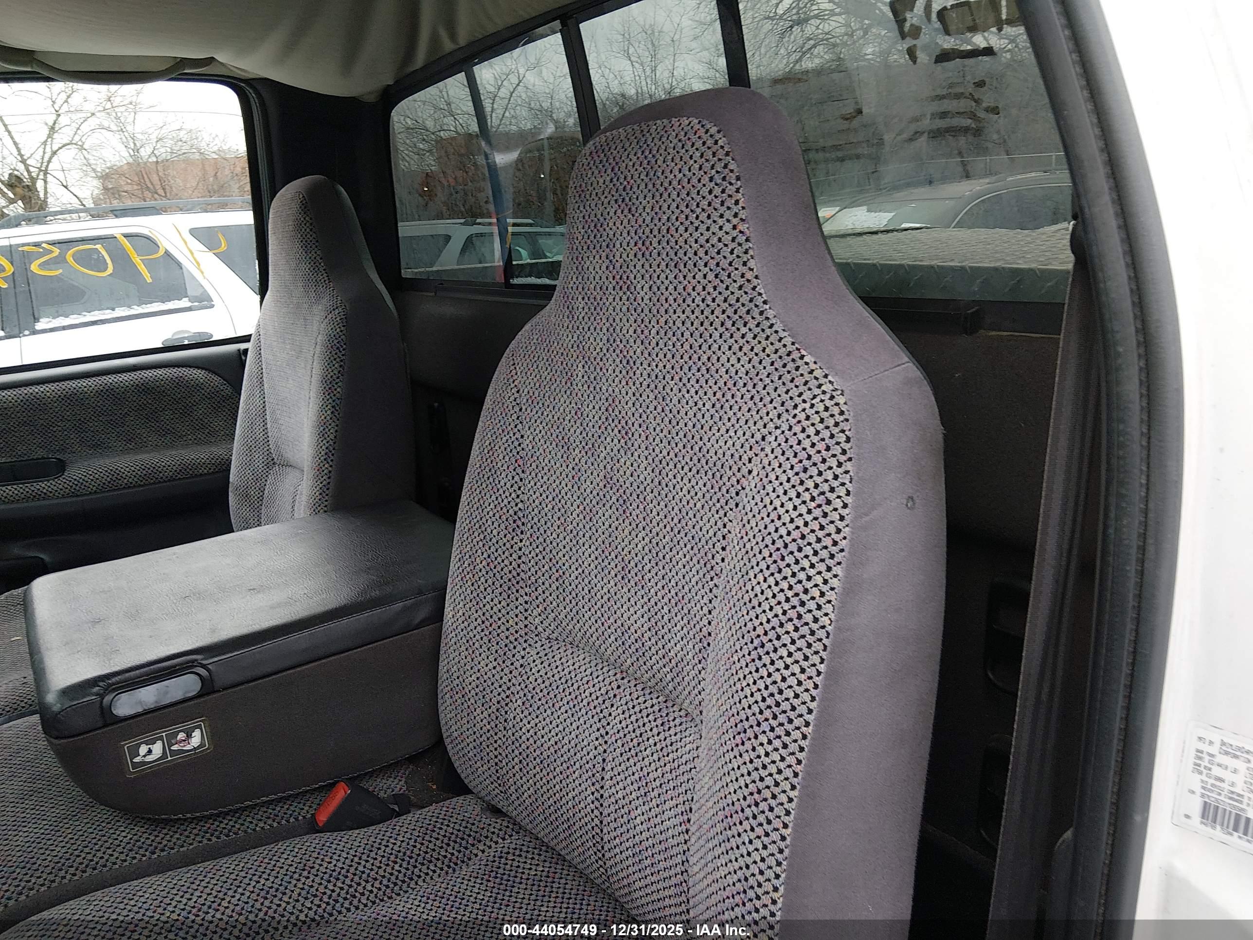 DODGE RAM image 8
