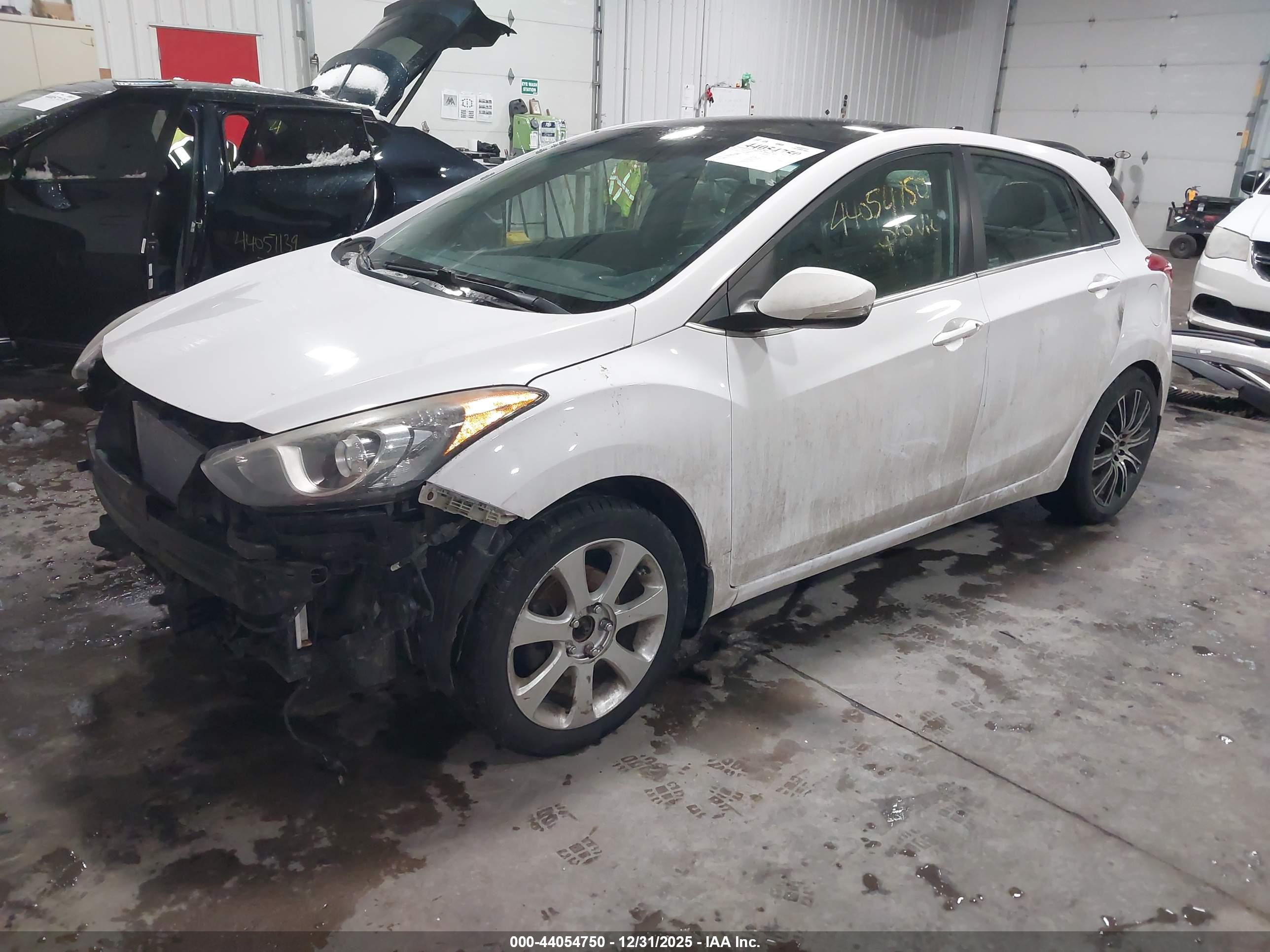 HYUNDAI ELANTRA image 2