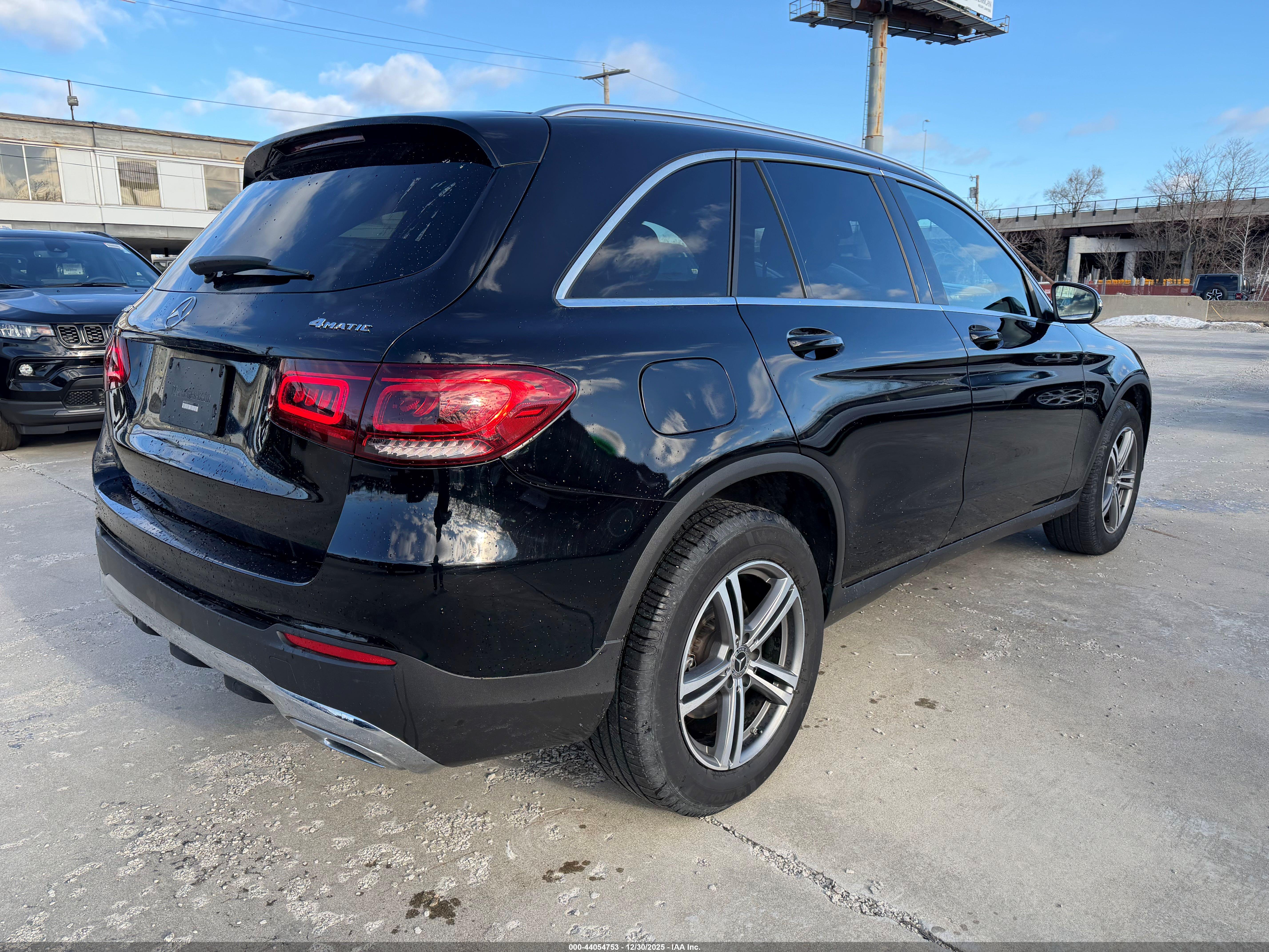 MERCEDES-BENZ GLC image 4
