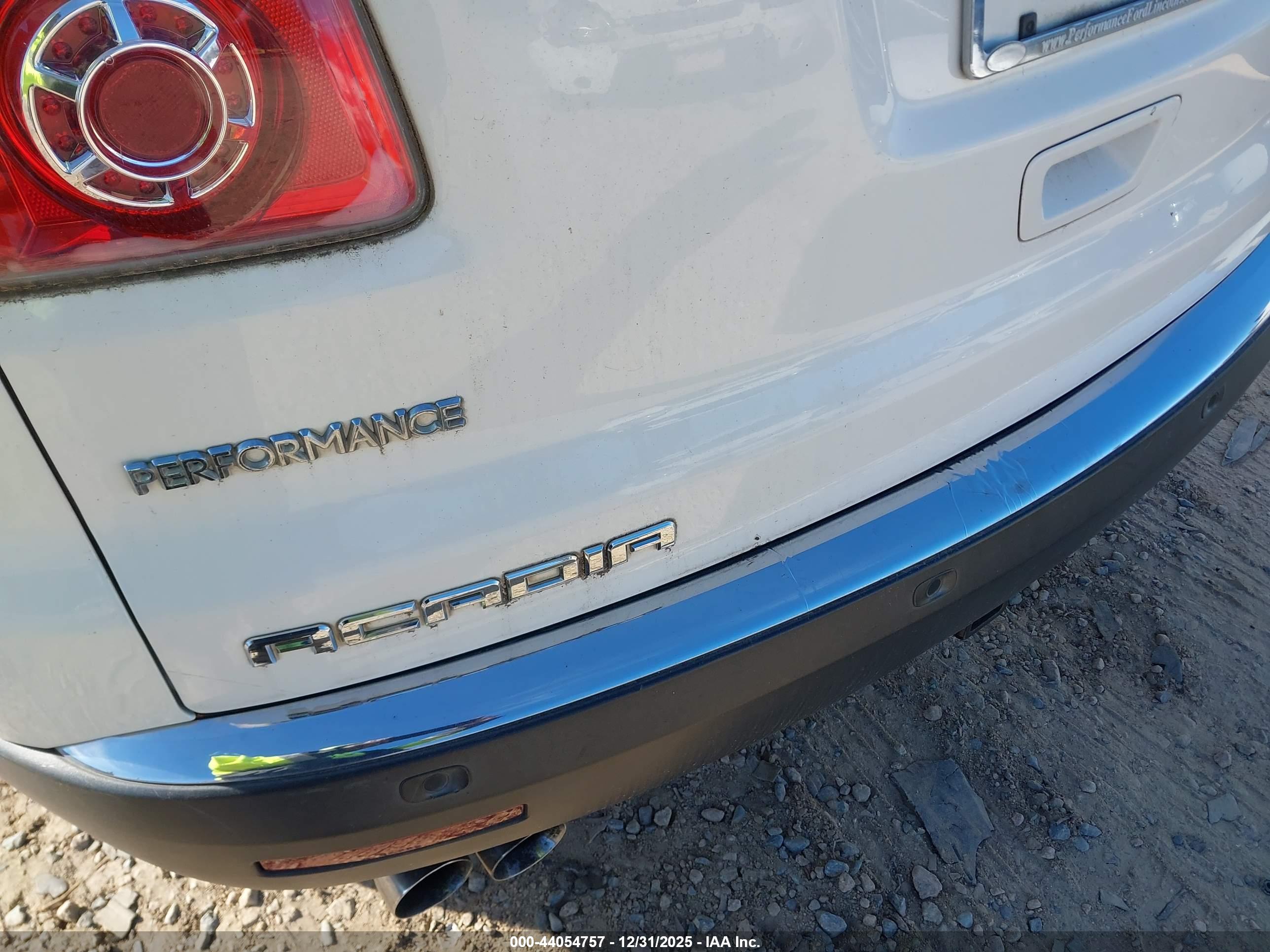 GMC ACADIA image 6