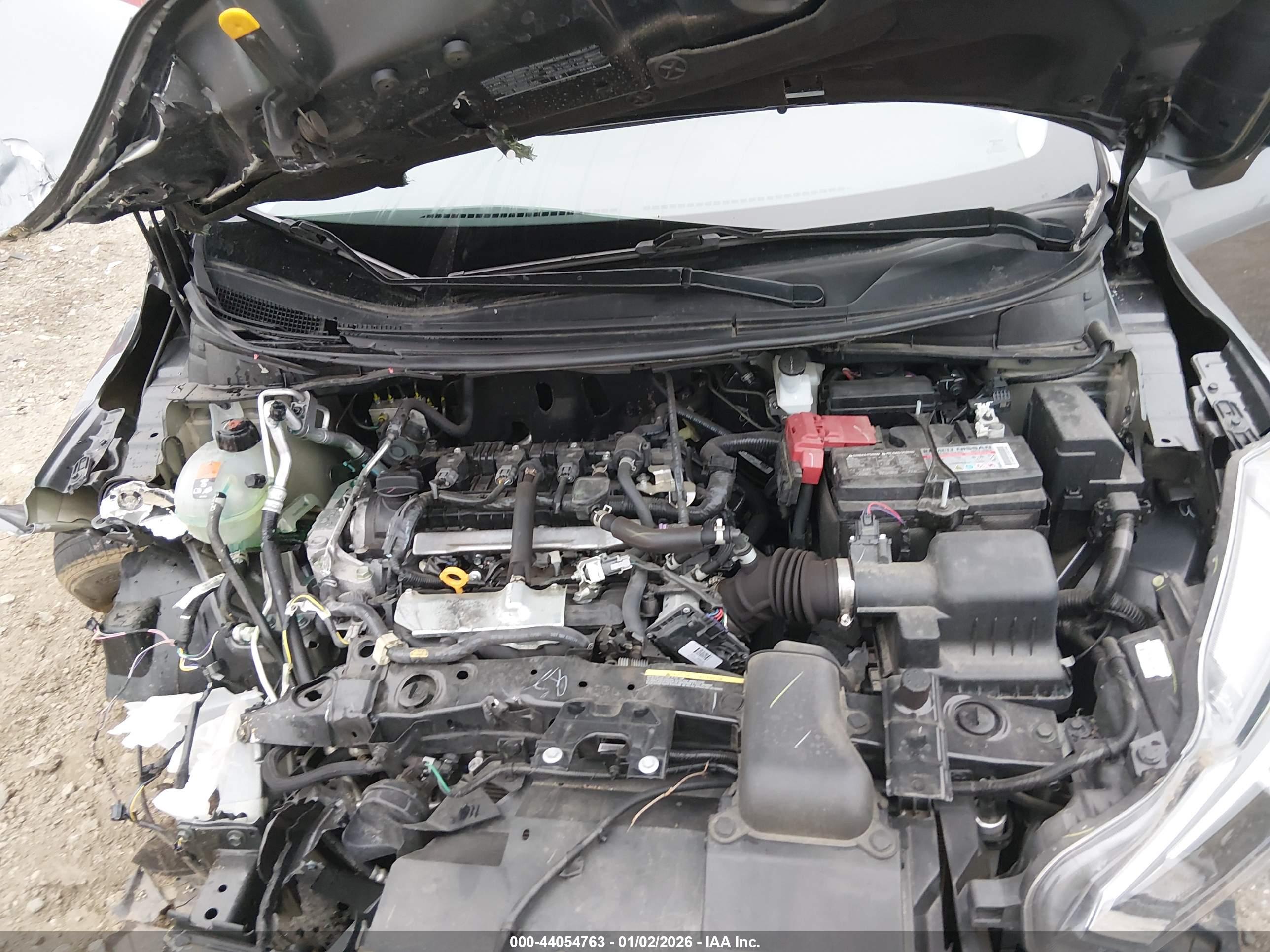 NISSAN VERSA image 10