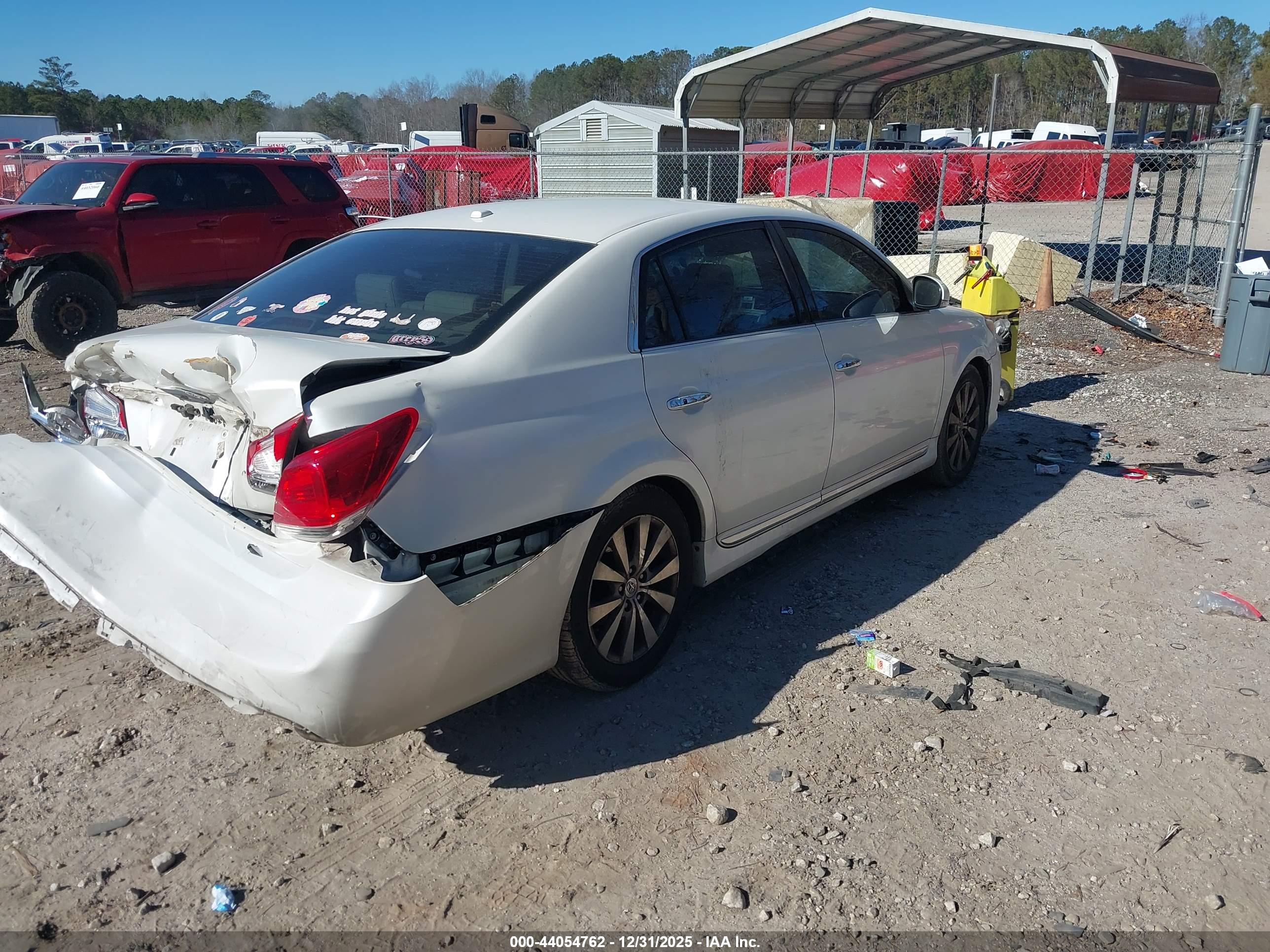 TOYOTA AVALON image 4