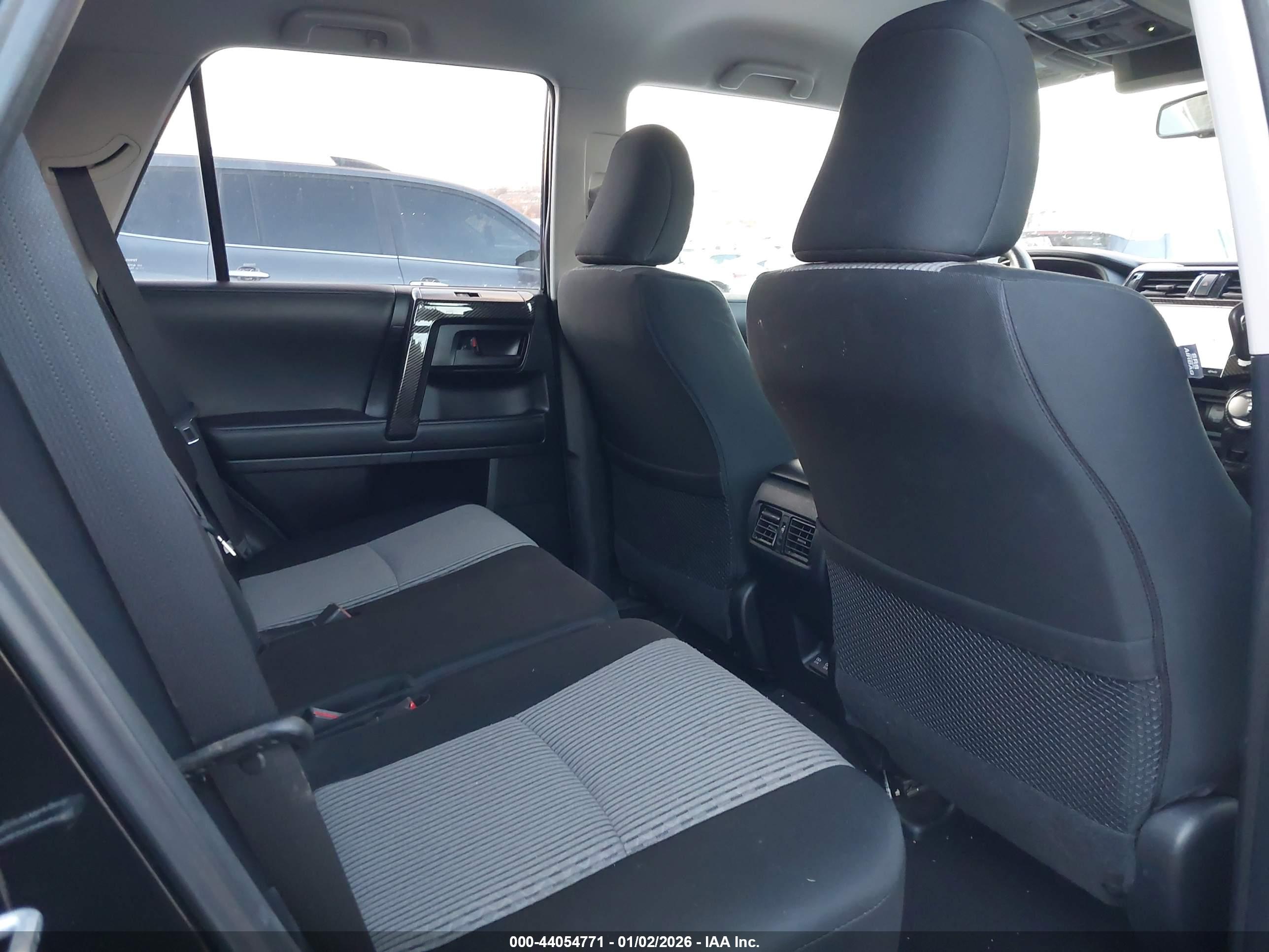 TOYOTA 4RUNNER image 8