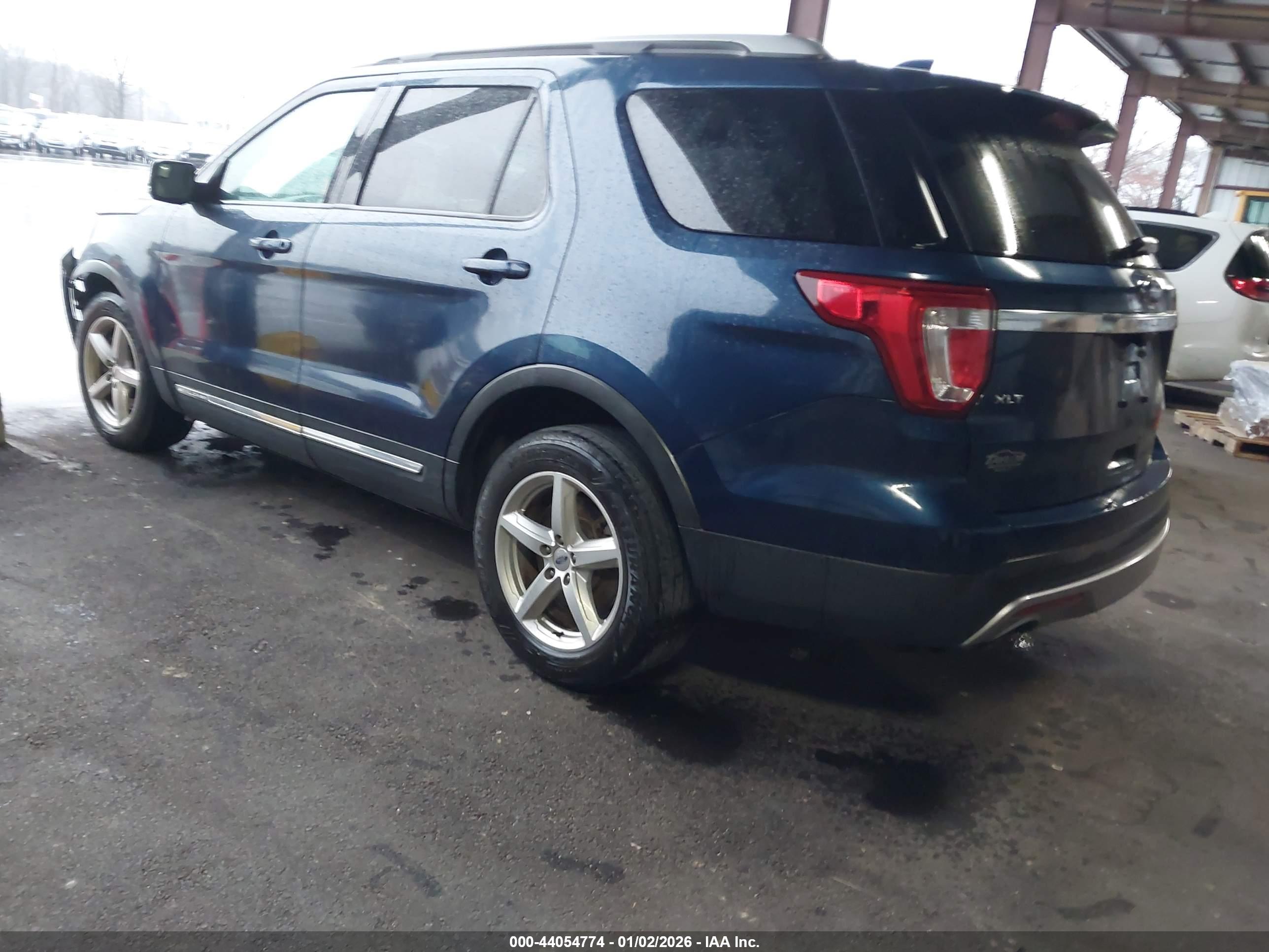 FORD EXPLORER image 3