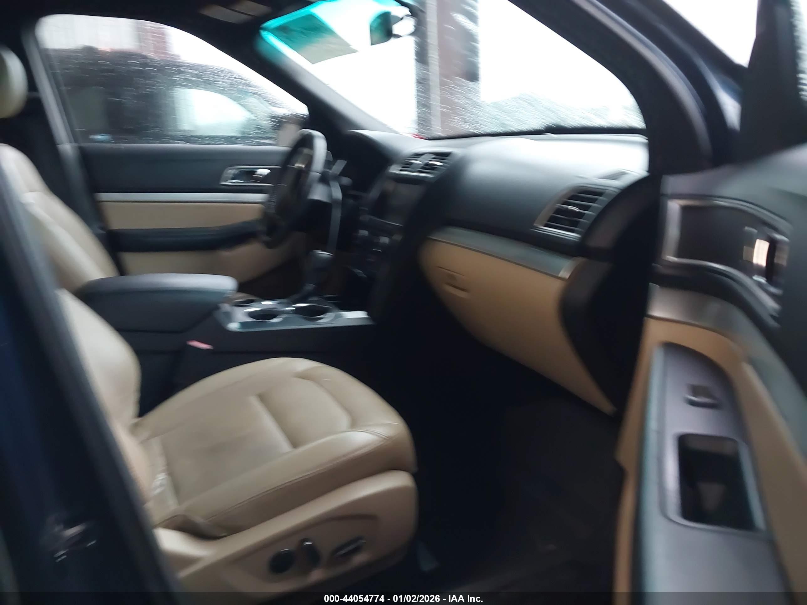 FORD EXPLORER image 5