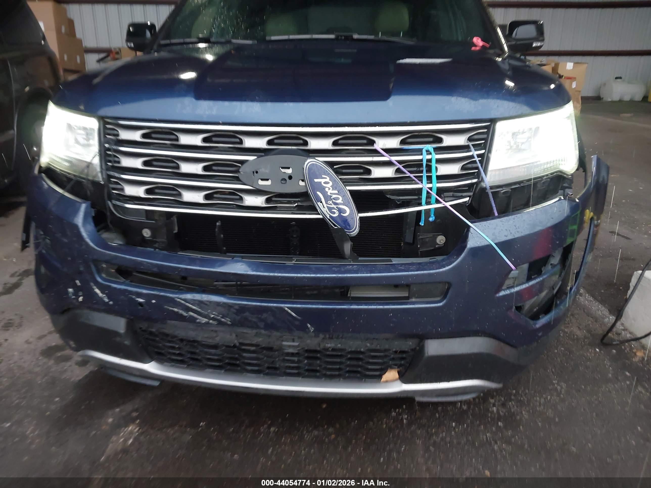 FORD EXPLORER image 6