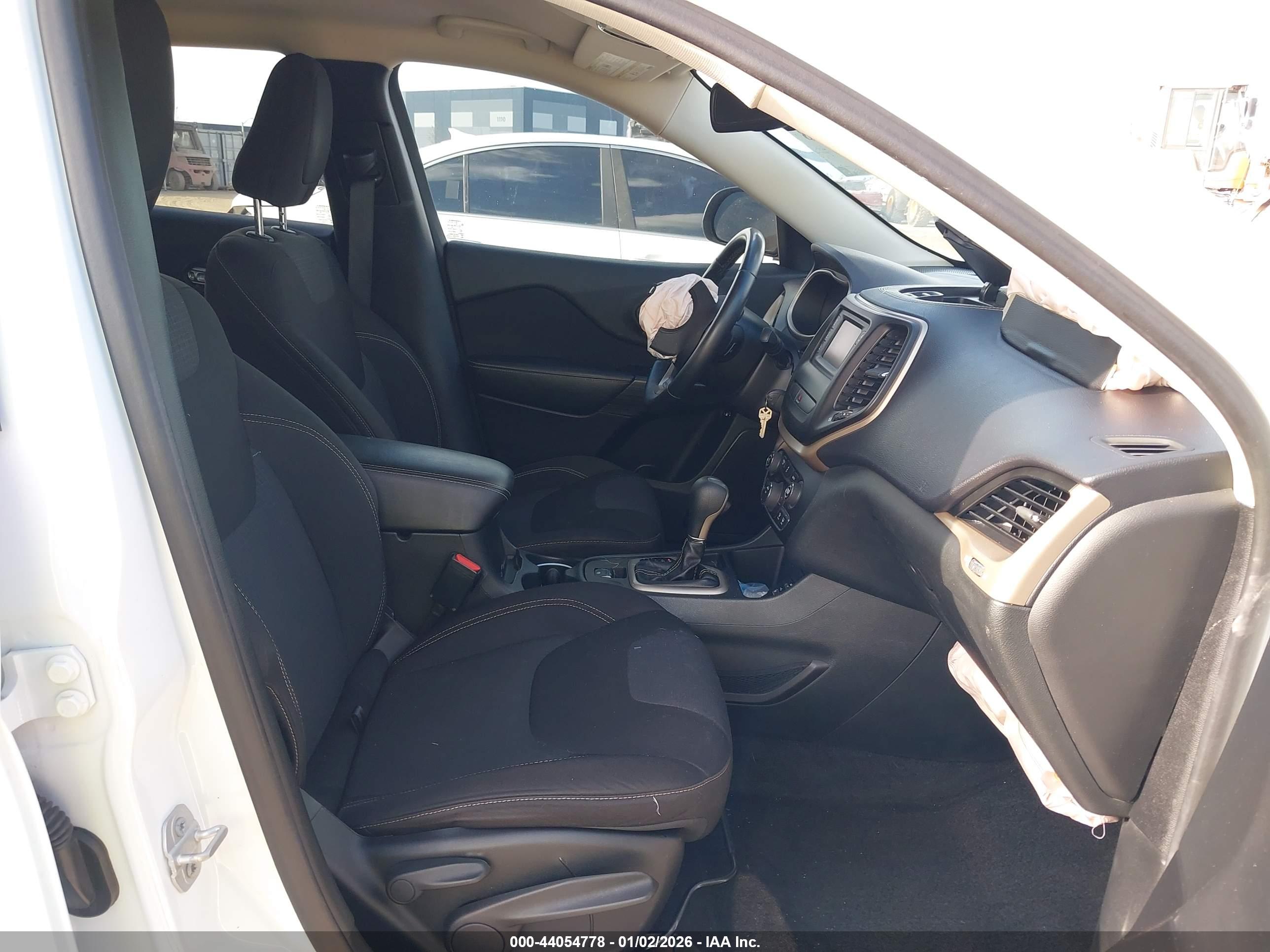 JEEP CHEROKEE image 5