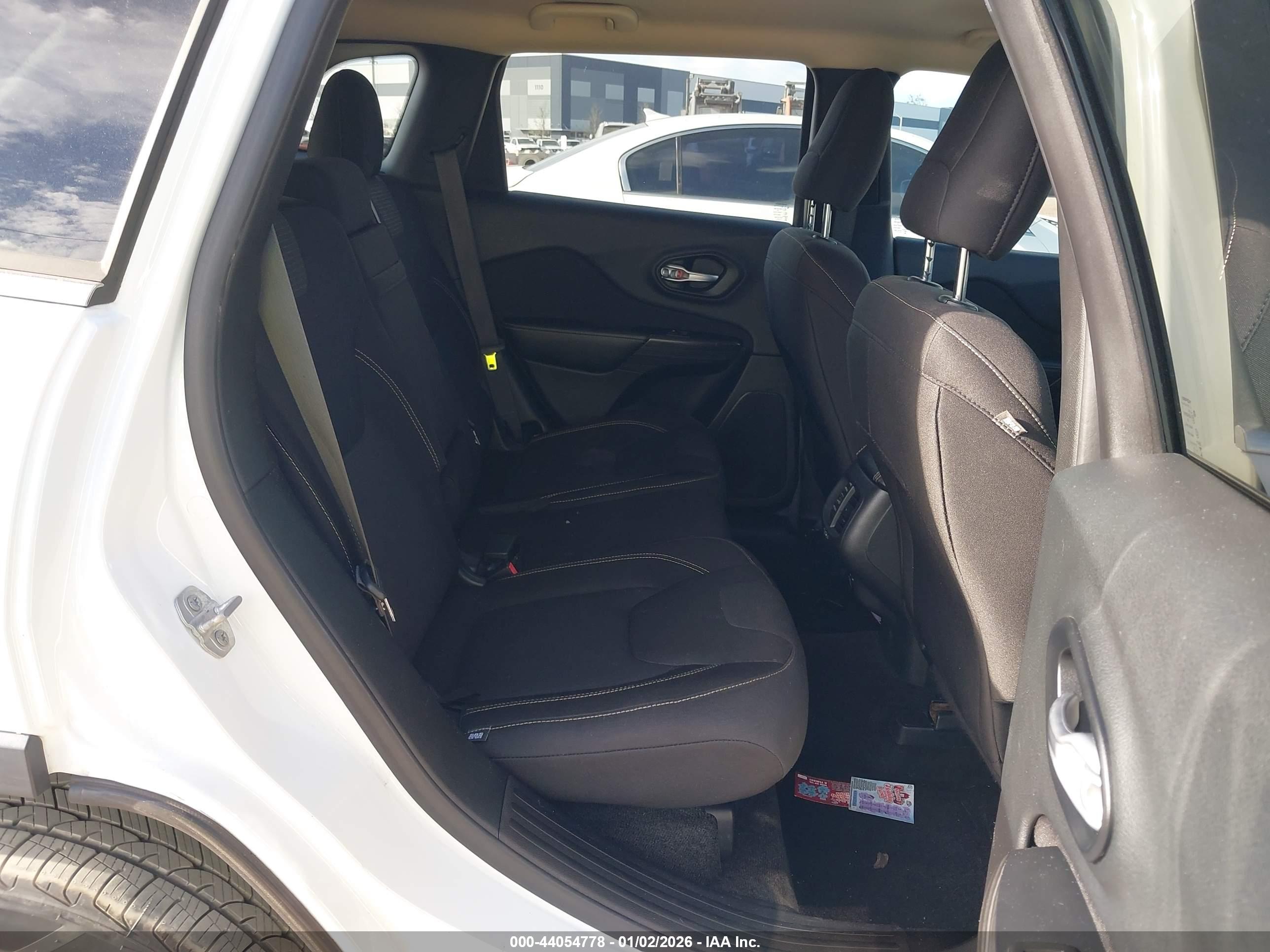 JEEP CHEROKEE image 8