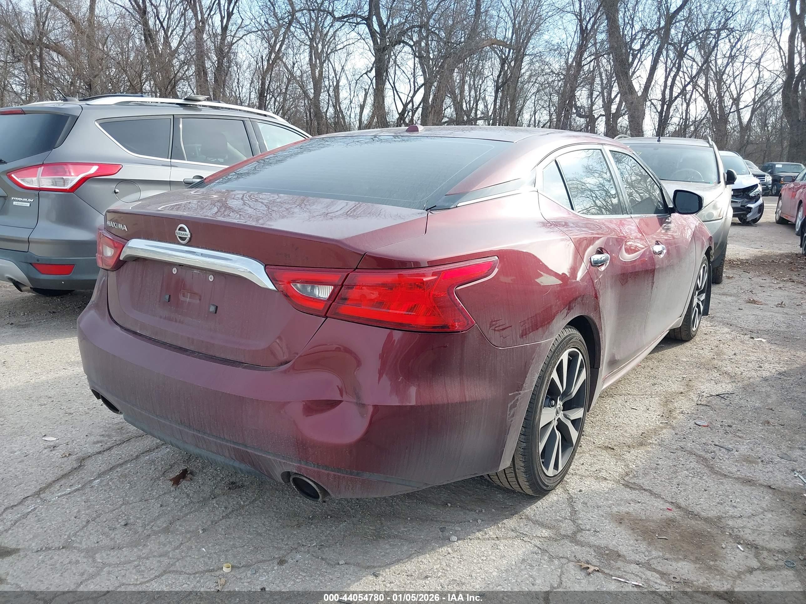NISSAN MAXIMA image 4