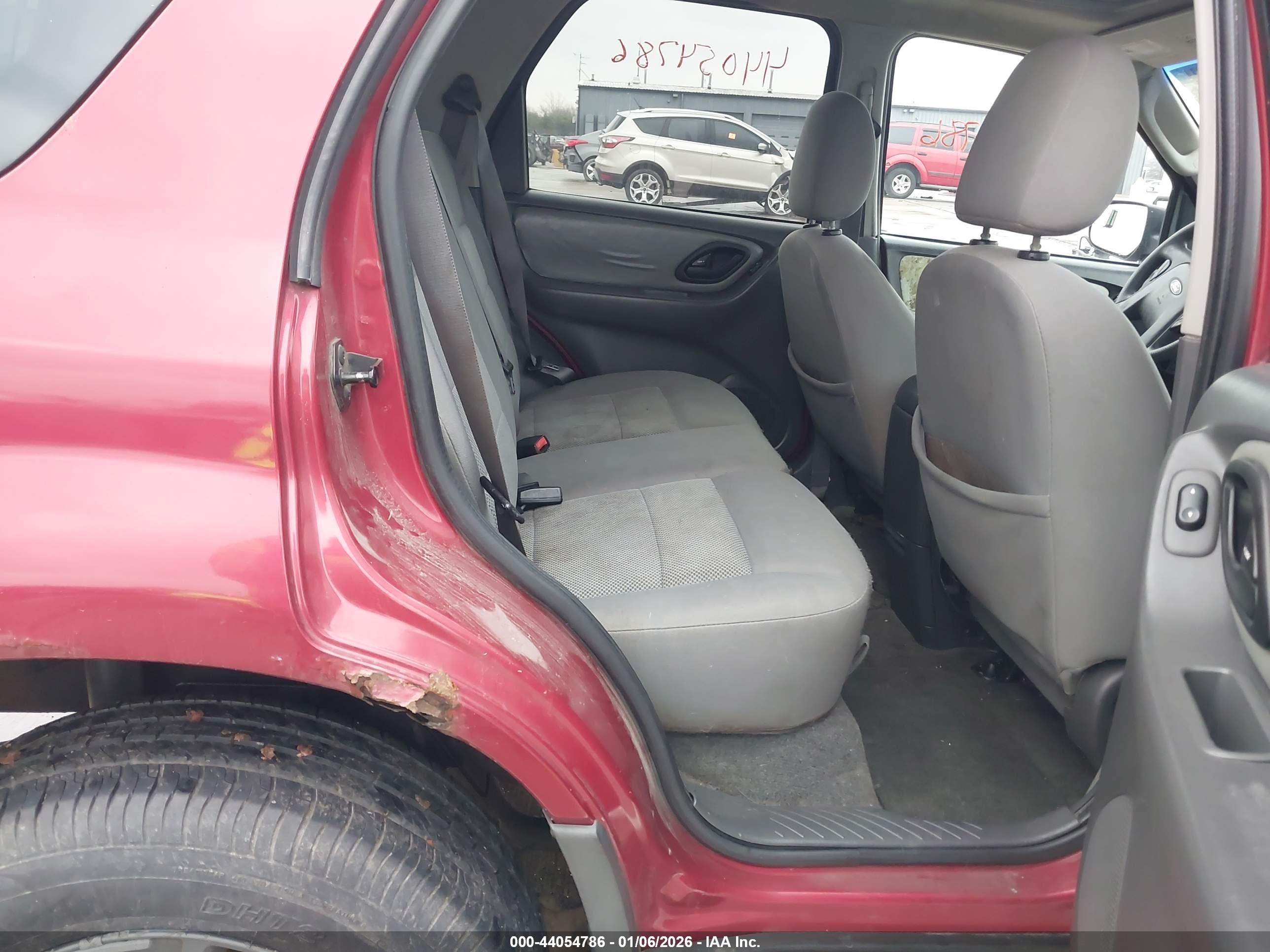 FORD ESCAPE image 8