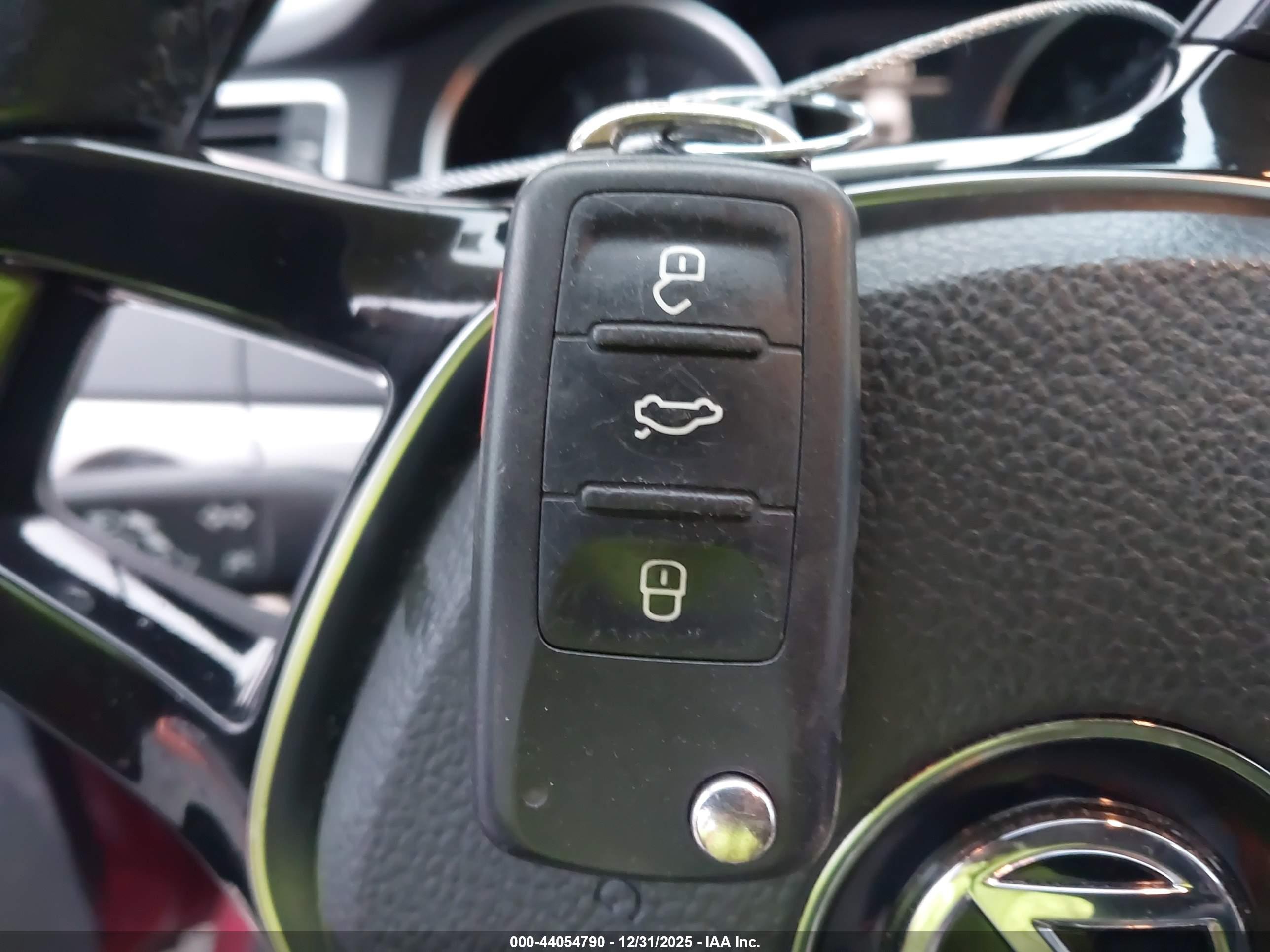 VOLKSWAGEN JETTA image 11