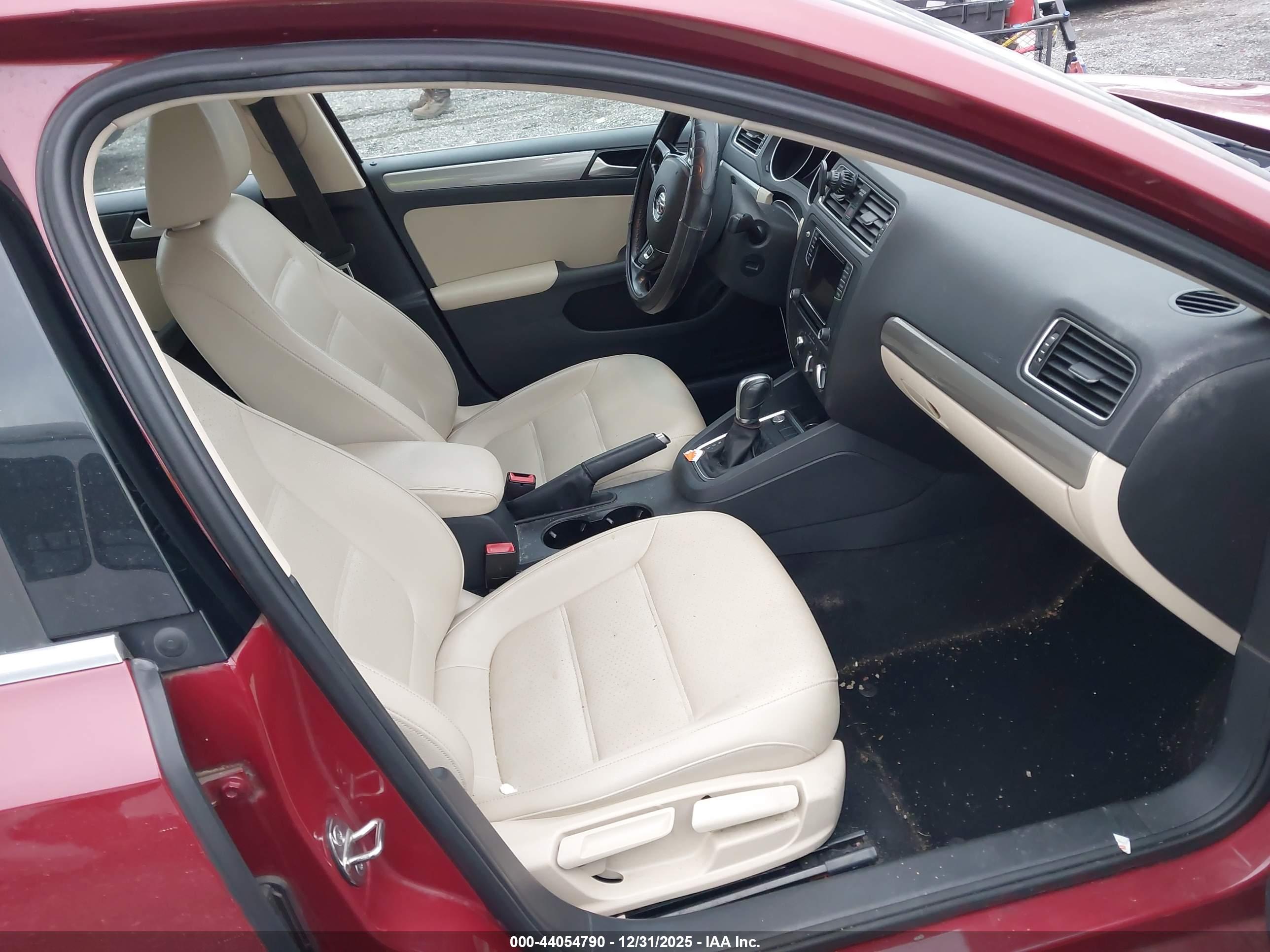 VOLKSWAGEN JETTA image 5