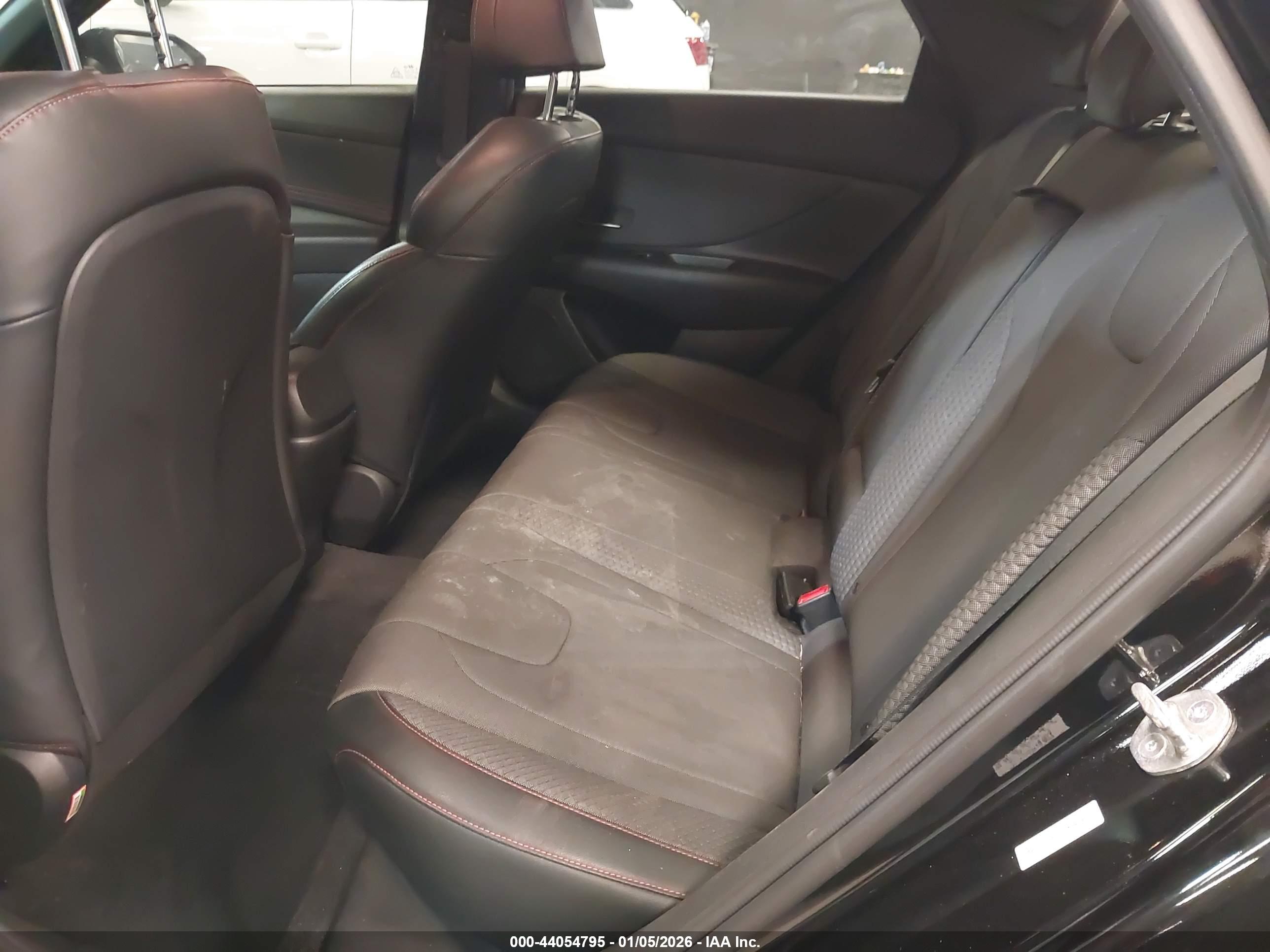 HYUNDAI ELANTRA image 8