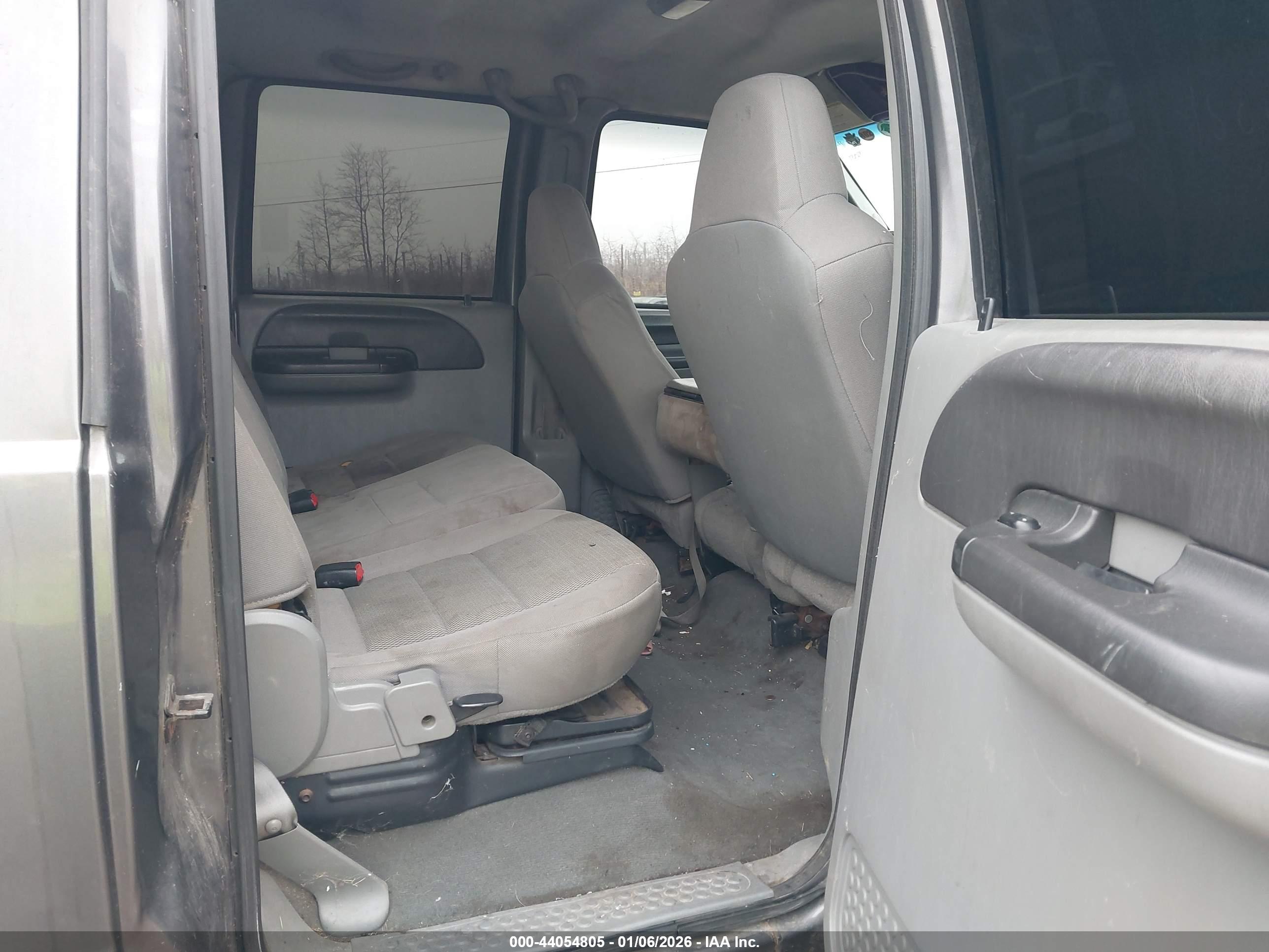 FORD F-350 image 8