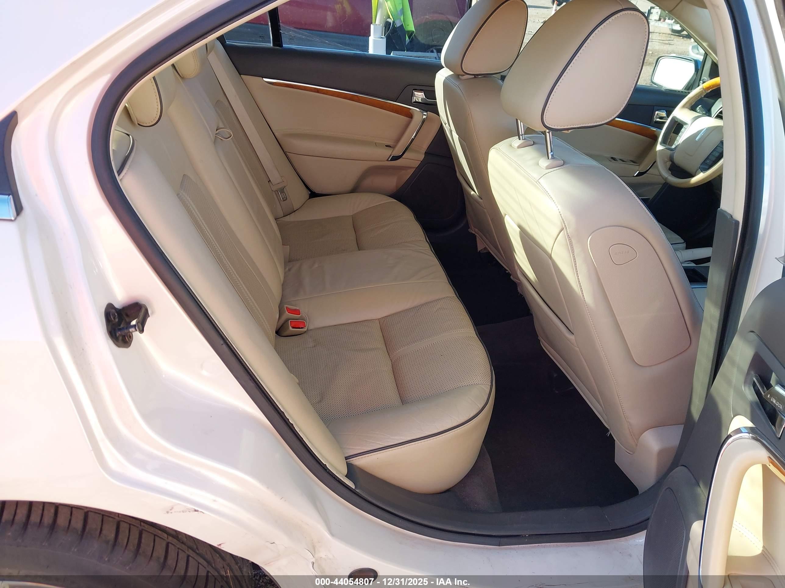 LINCOLN MKZ image 8