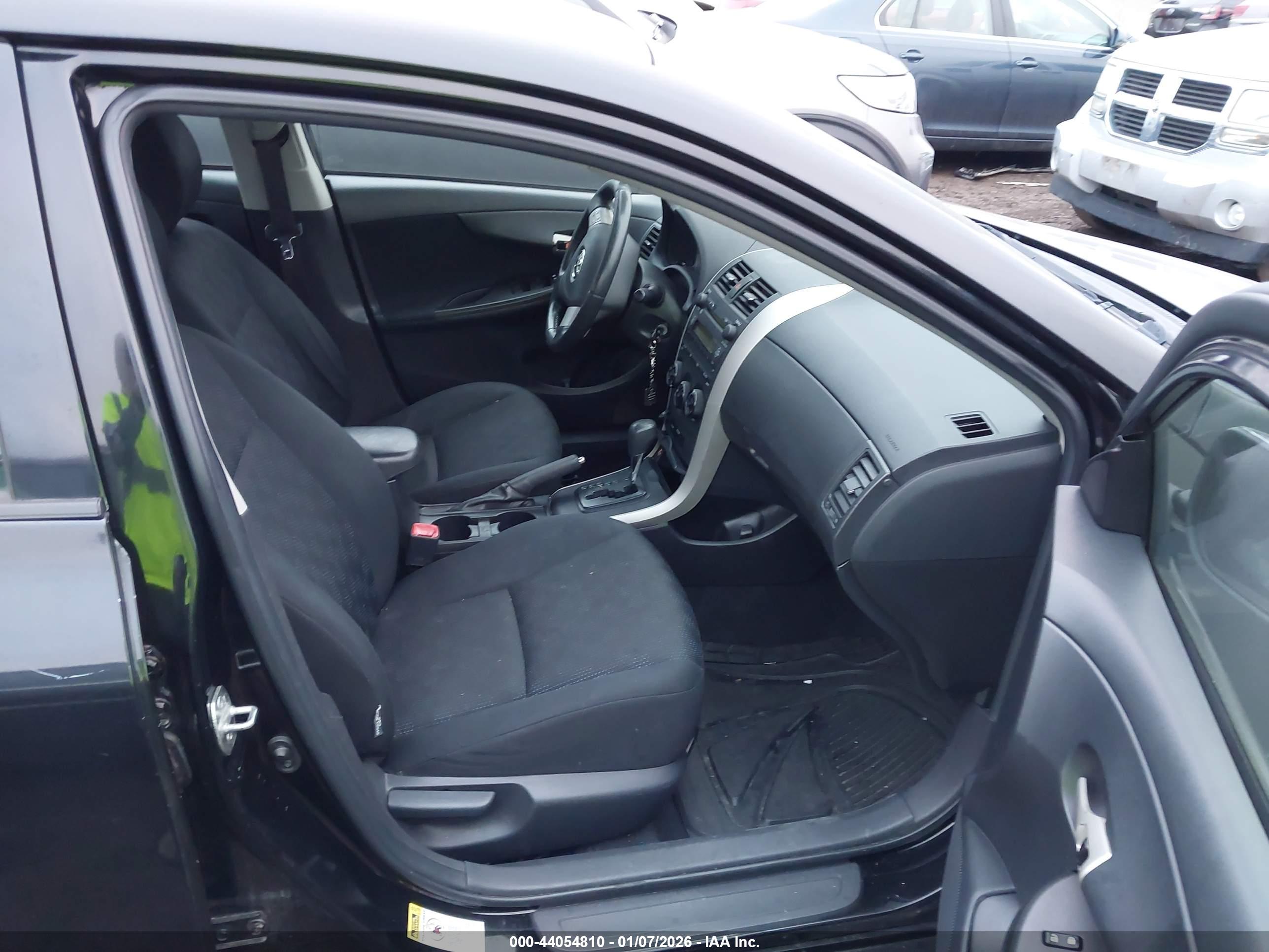 TOYOTA COROLLA image 5