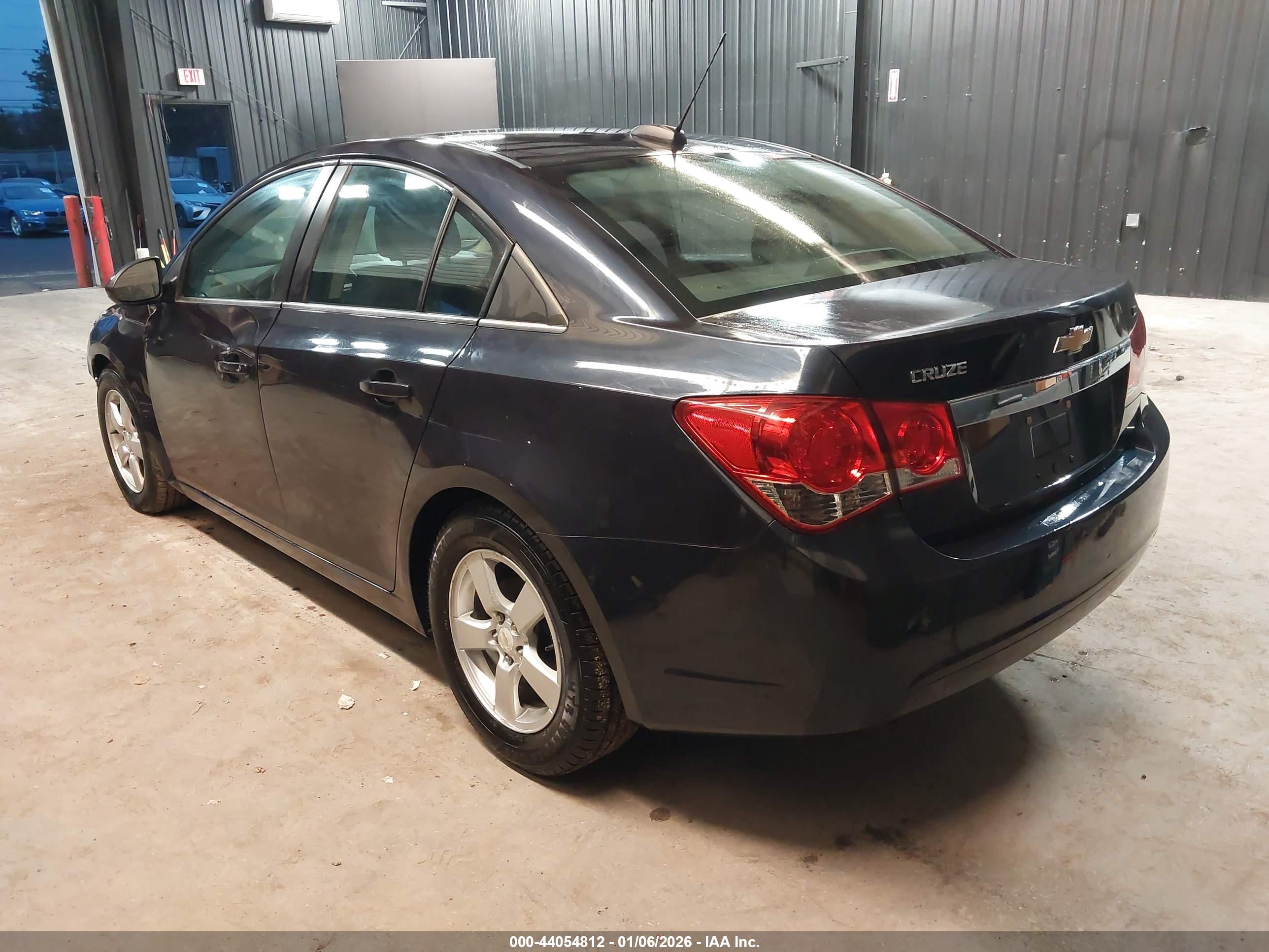 CHEVROLET CRUZE image 3