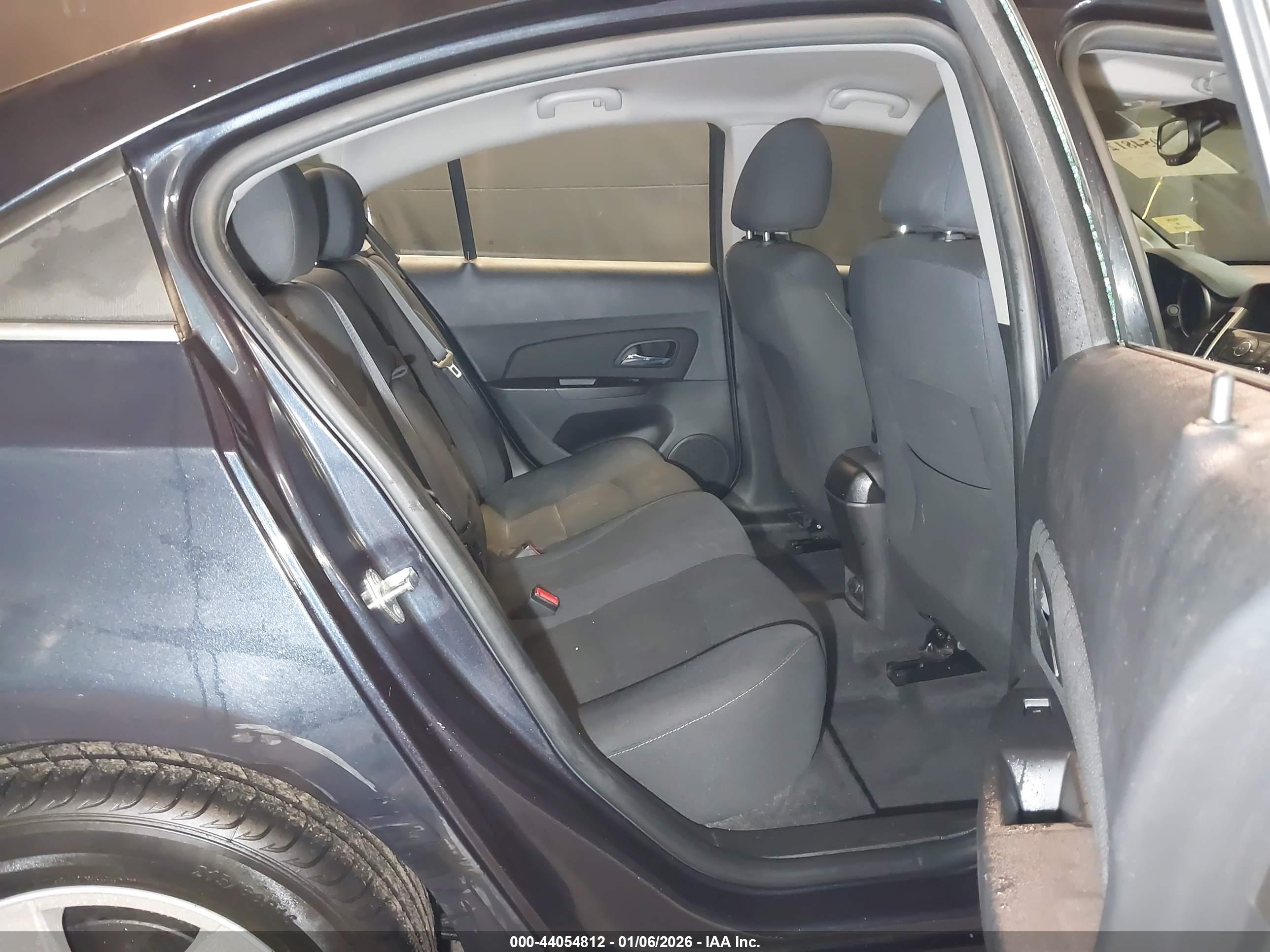 CHEVROLET CRUZE image 8
