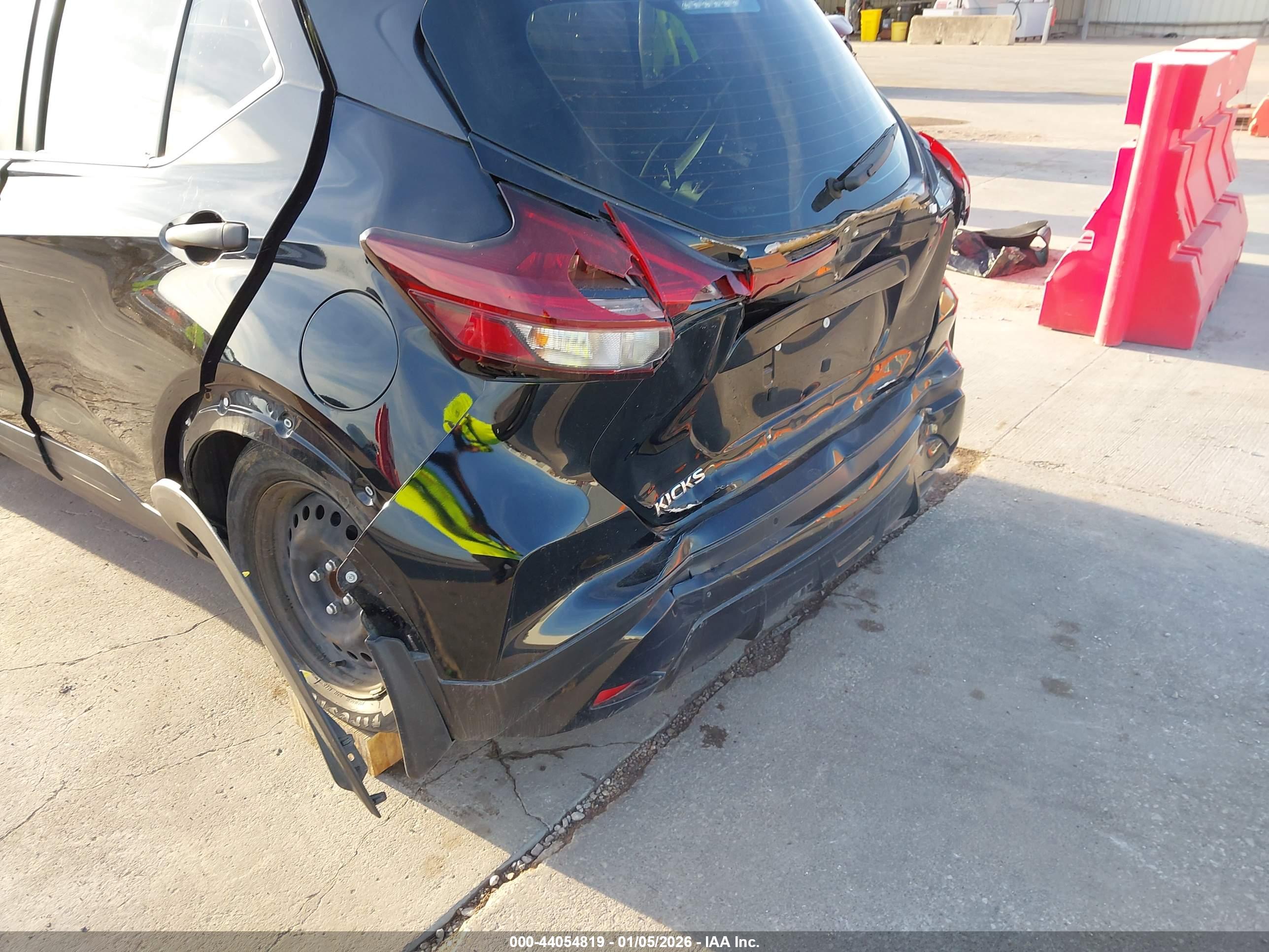 NISSAN KICKS image 6