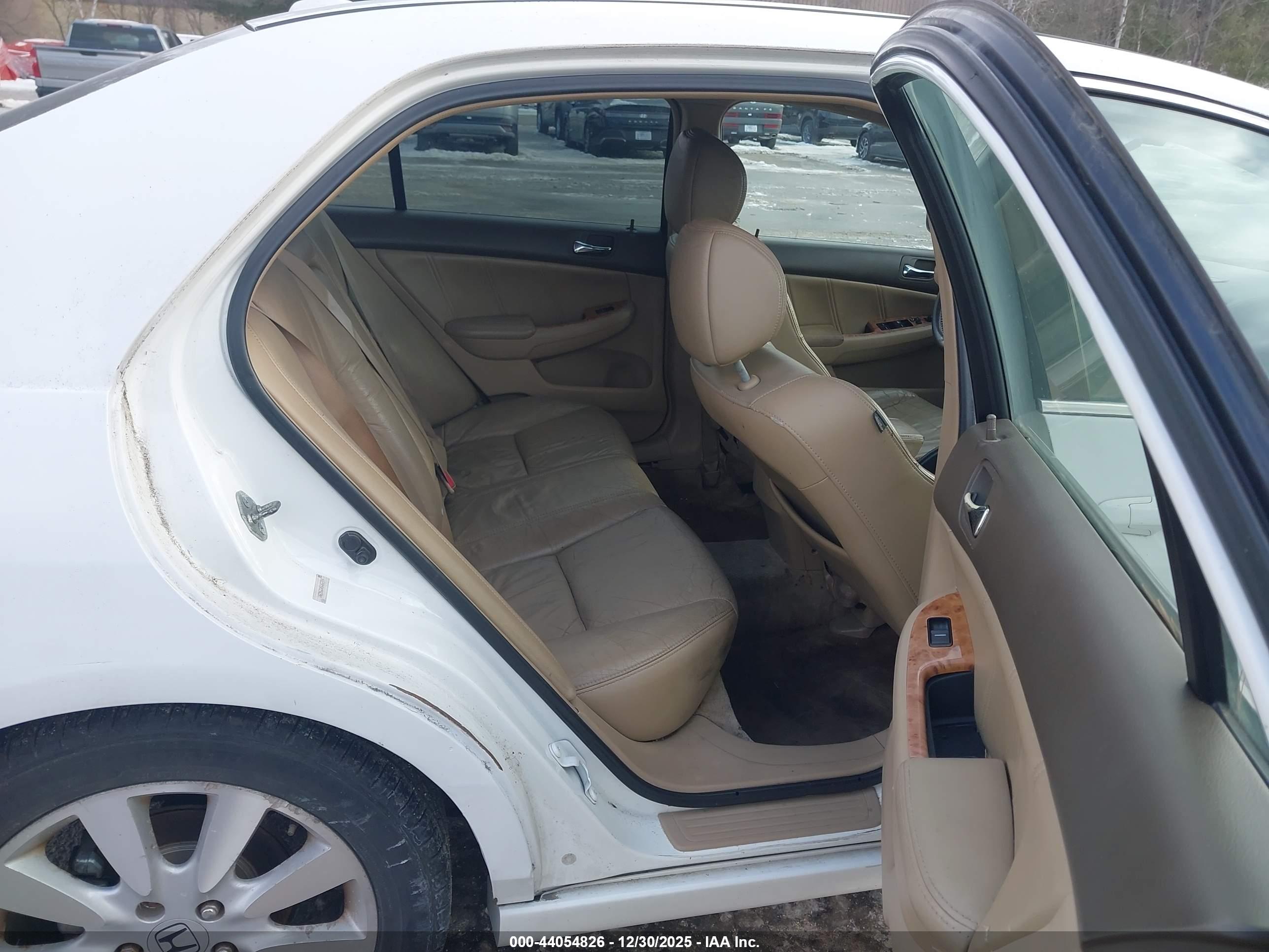 HONDA ACCORD image 8