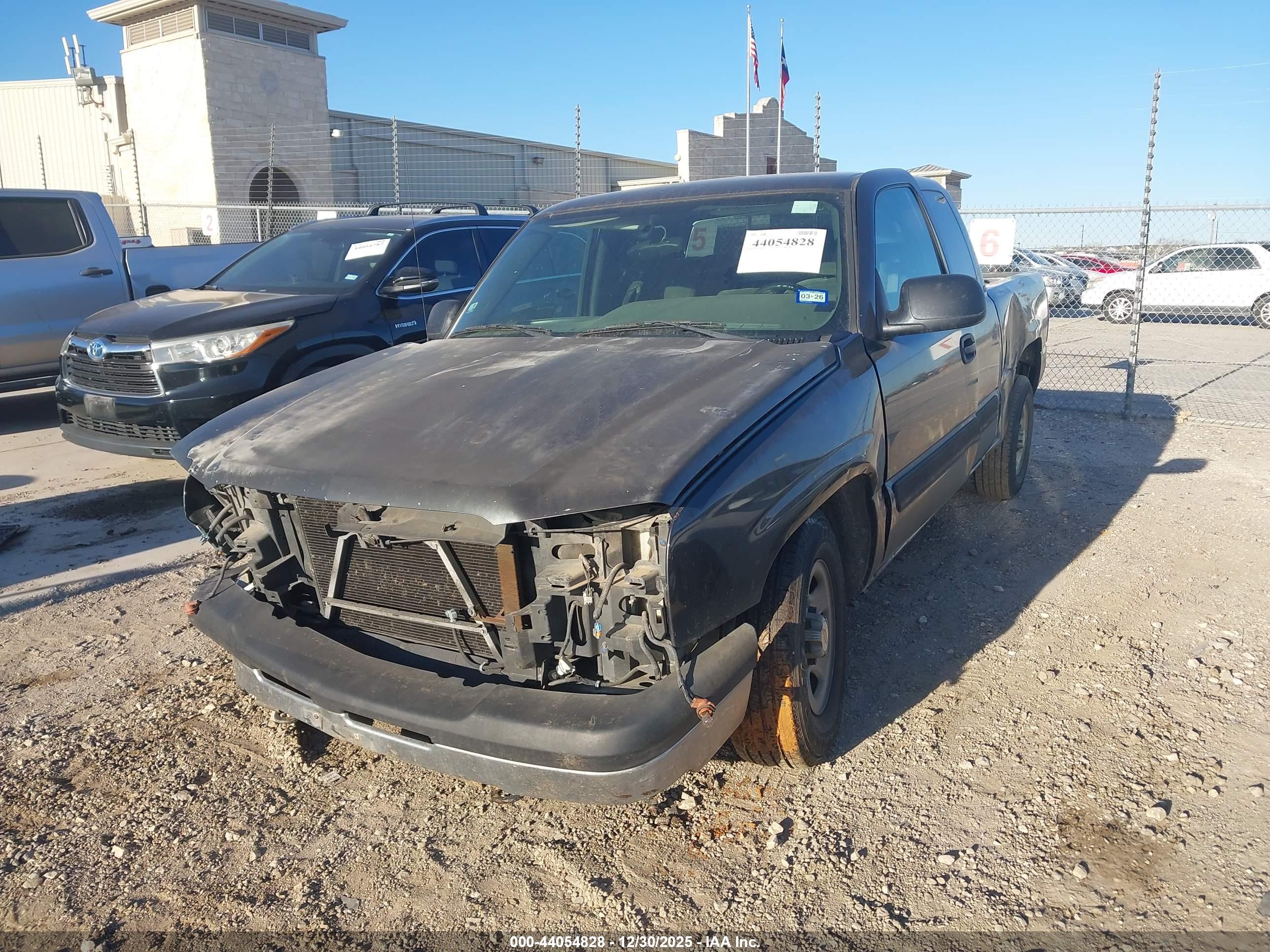CHEVROLET SILVERADO image 2