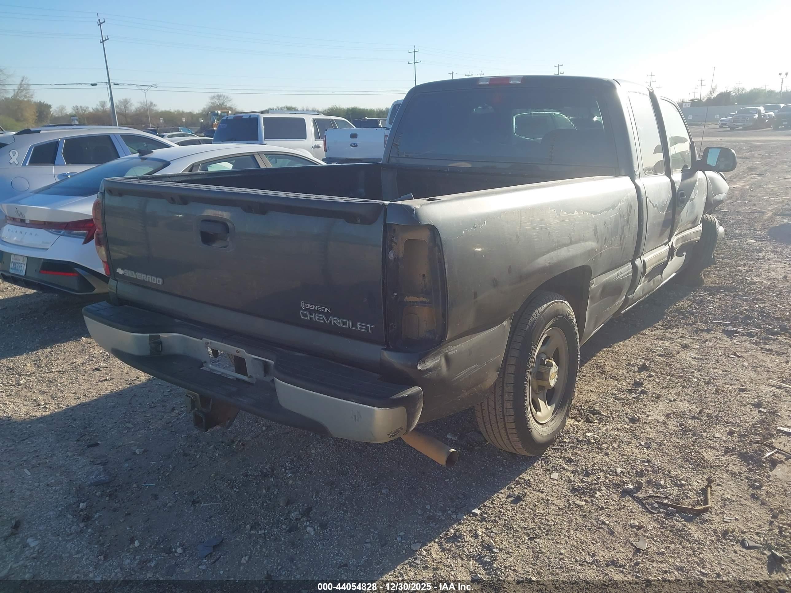 CHEVROLET SILVERADO image 4
