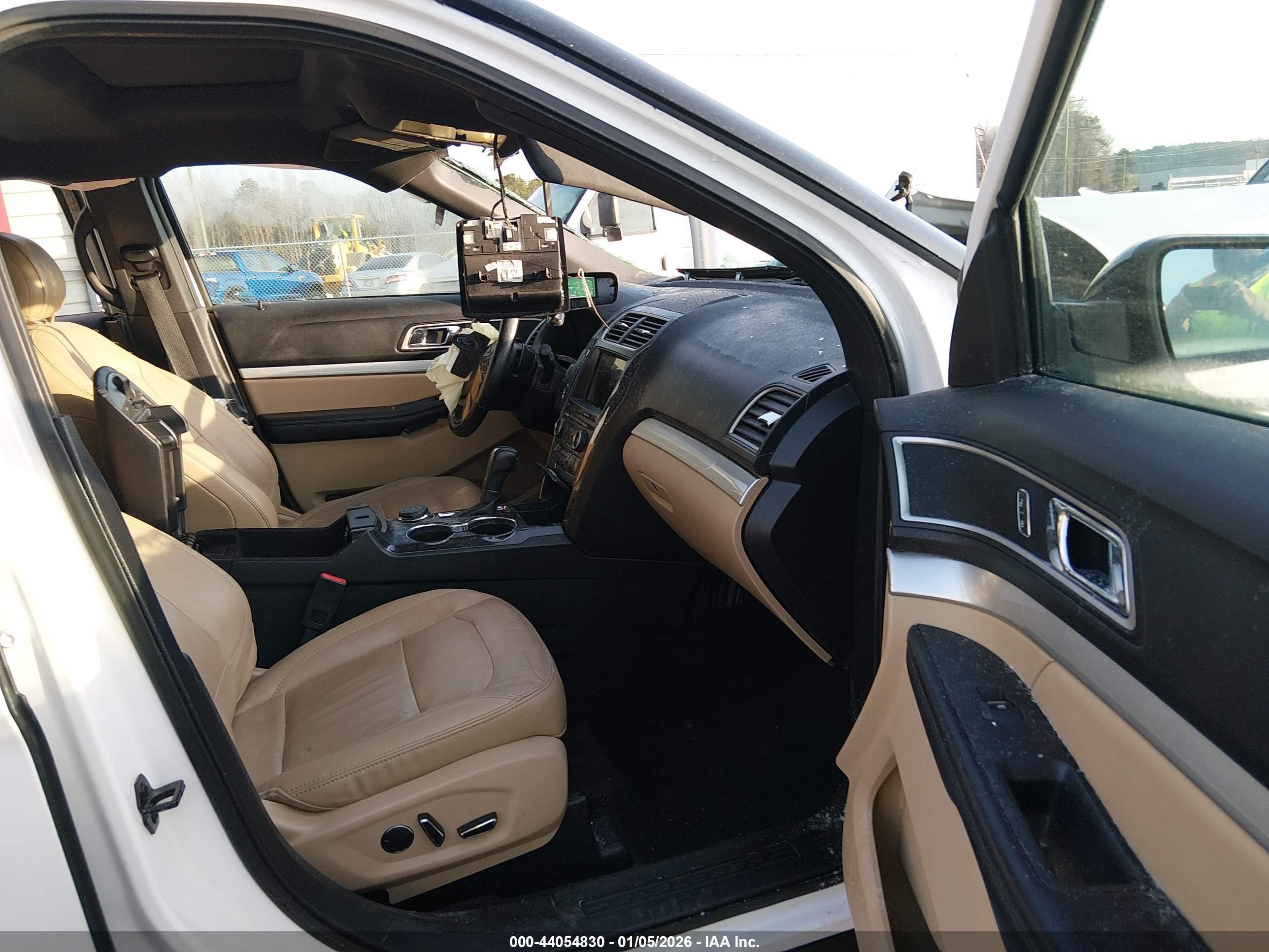 FORD EXPLORER image 5