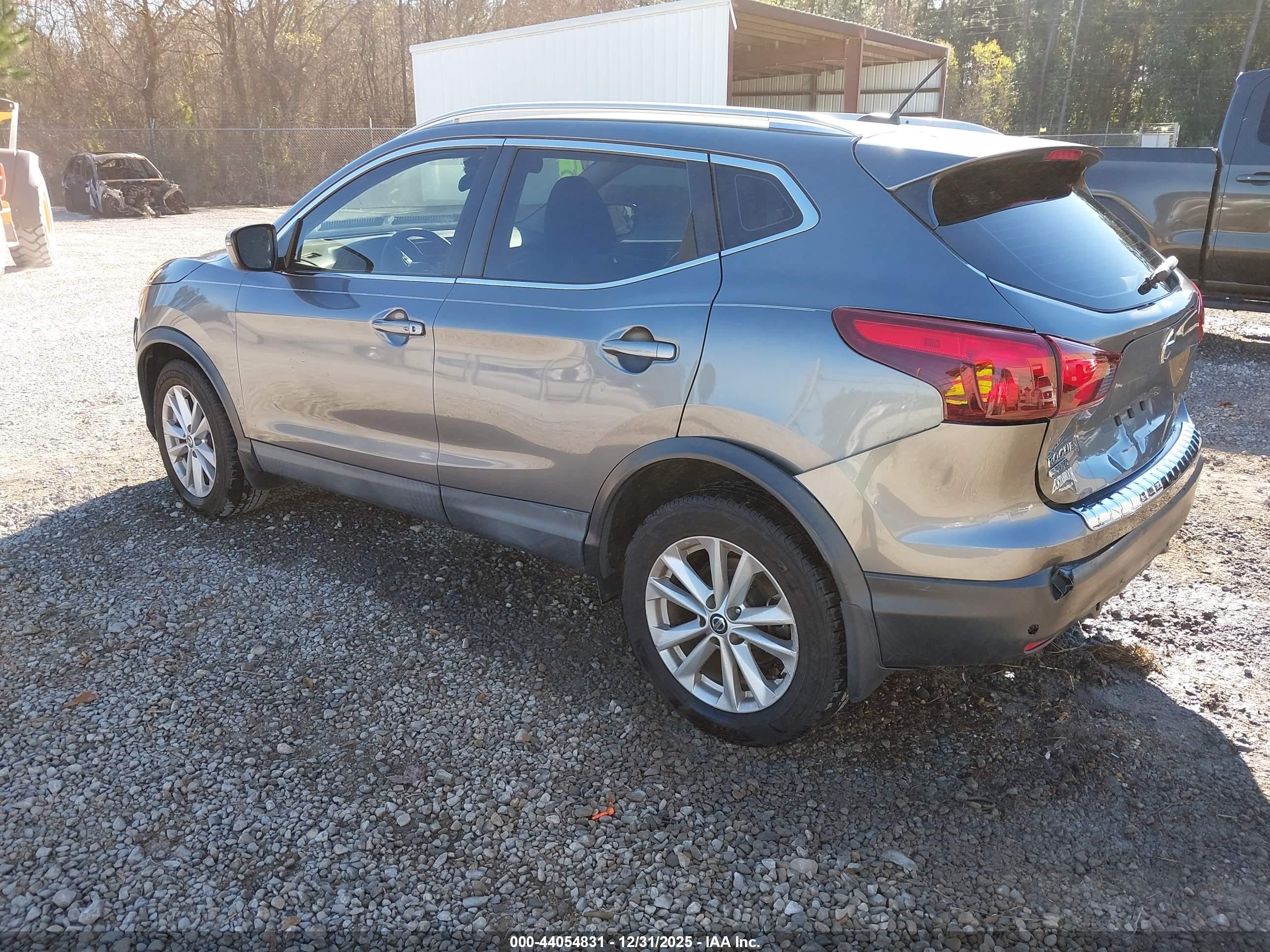 NISSAN ROGUE image 3