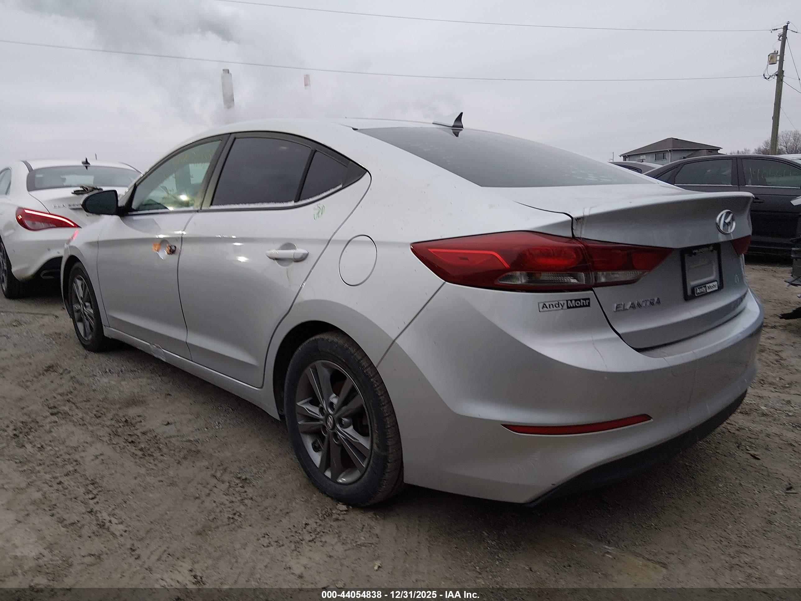 HYUNDAI ELANTRA image 3