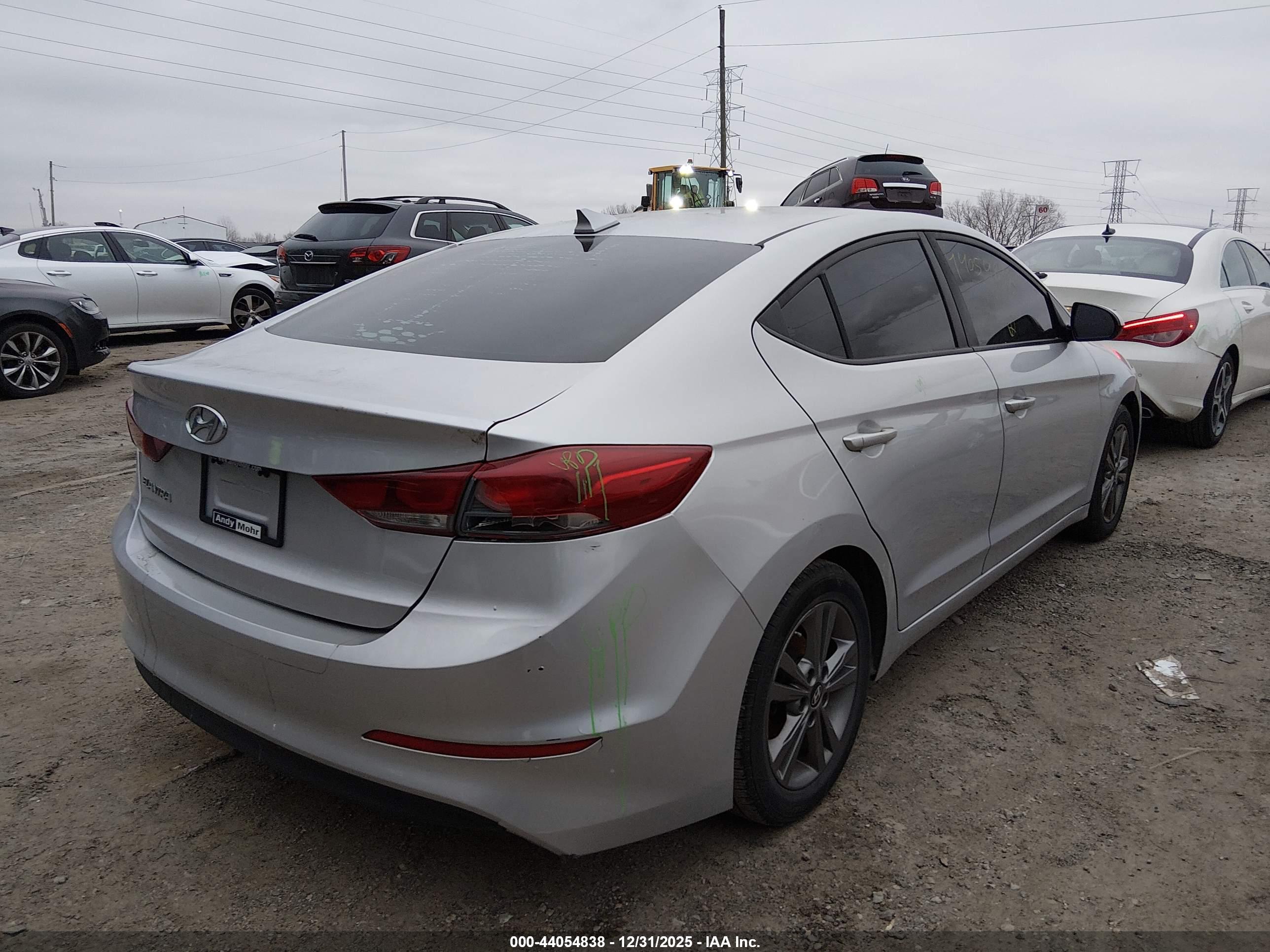 HYUNDAI ELANTRA image 4