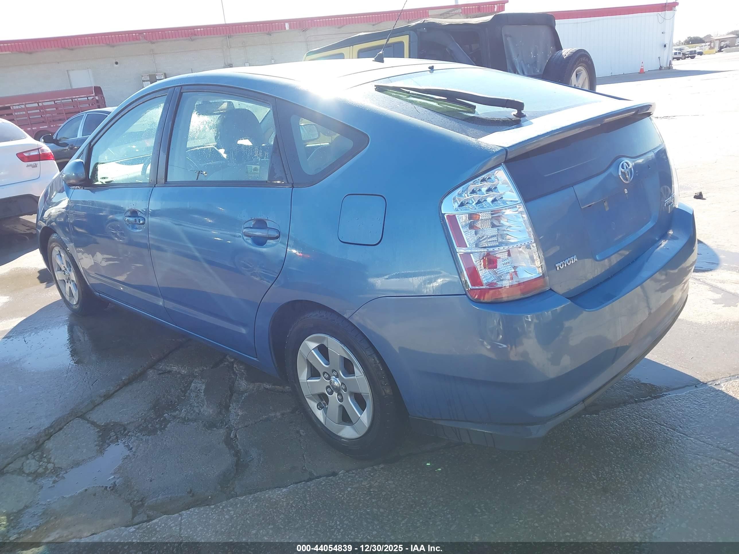 TOYOTA PRIUS image 3