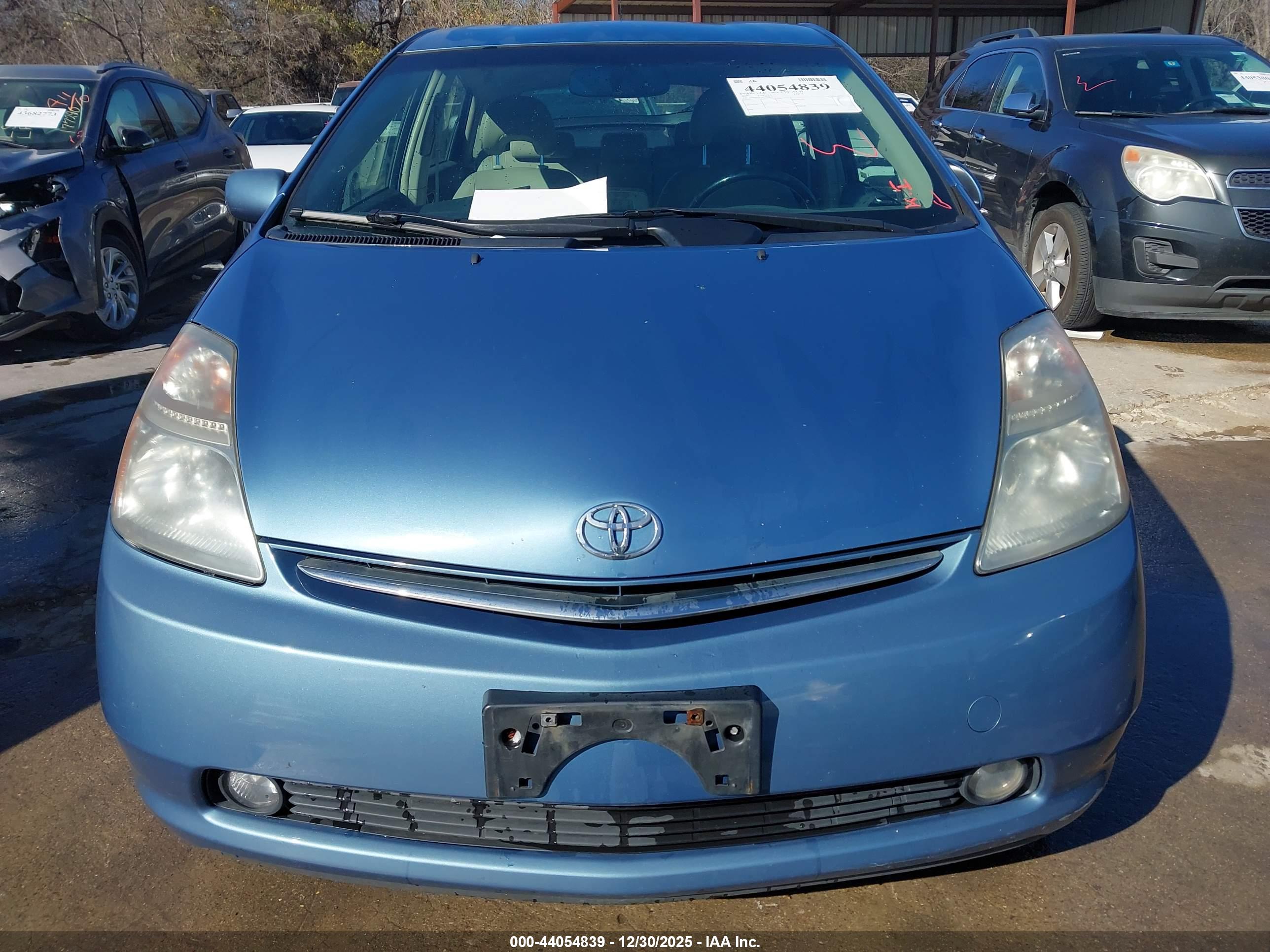TOYOTA PRIUS image 6