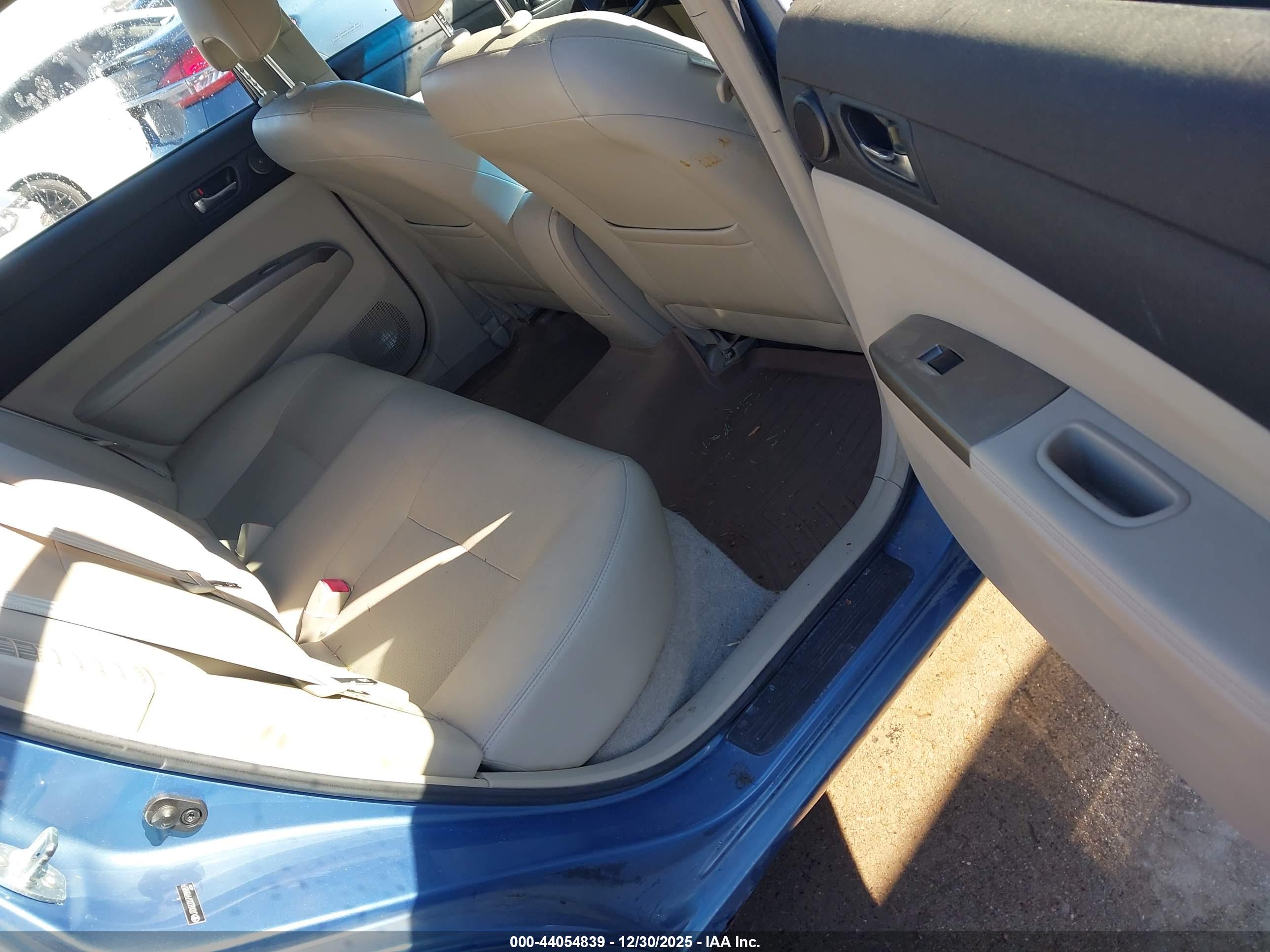 TOYOTA PRIUS image 8