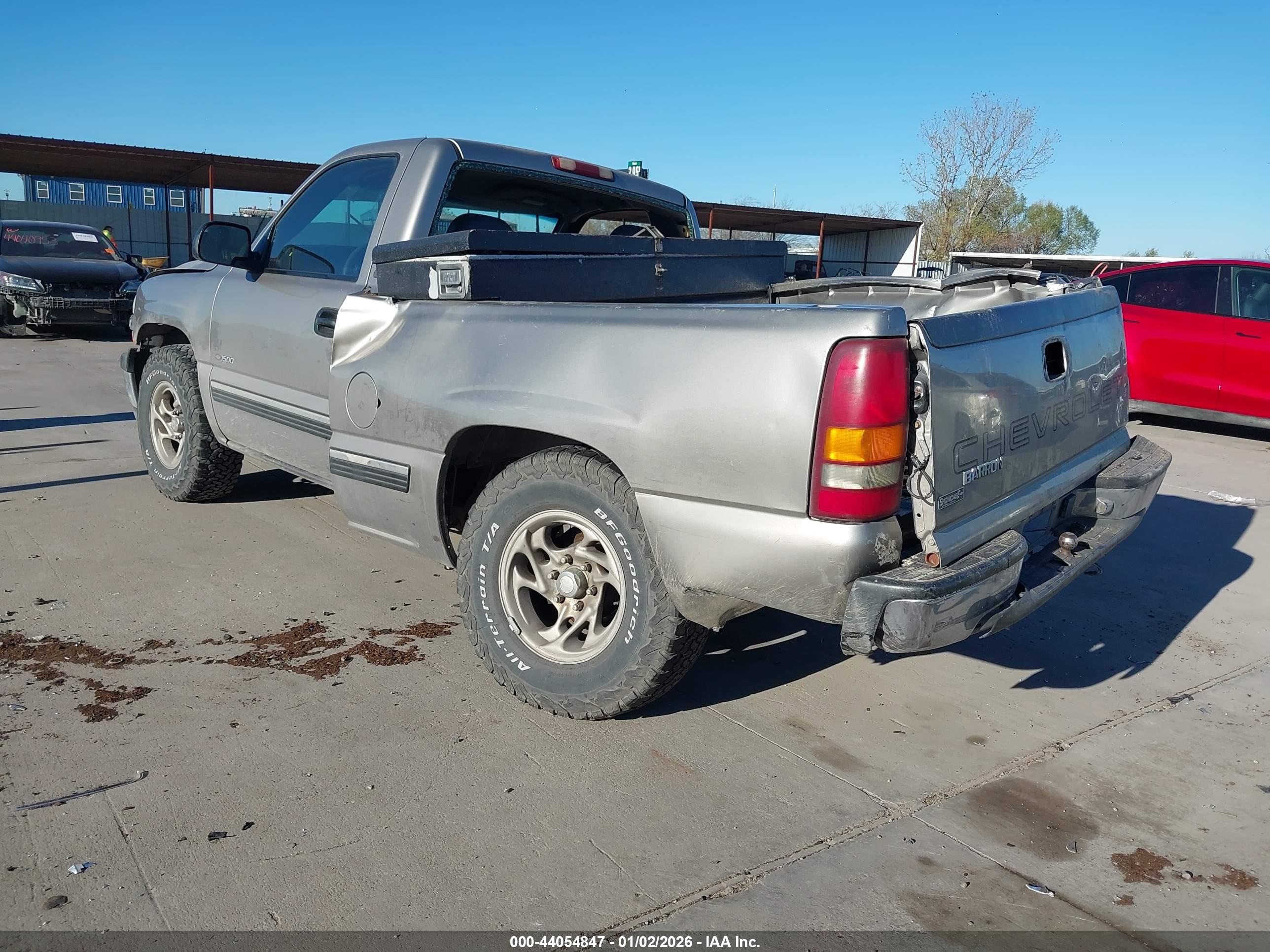 CHEVROLET SILVERADO image 3