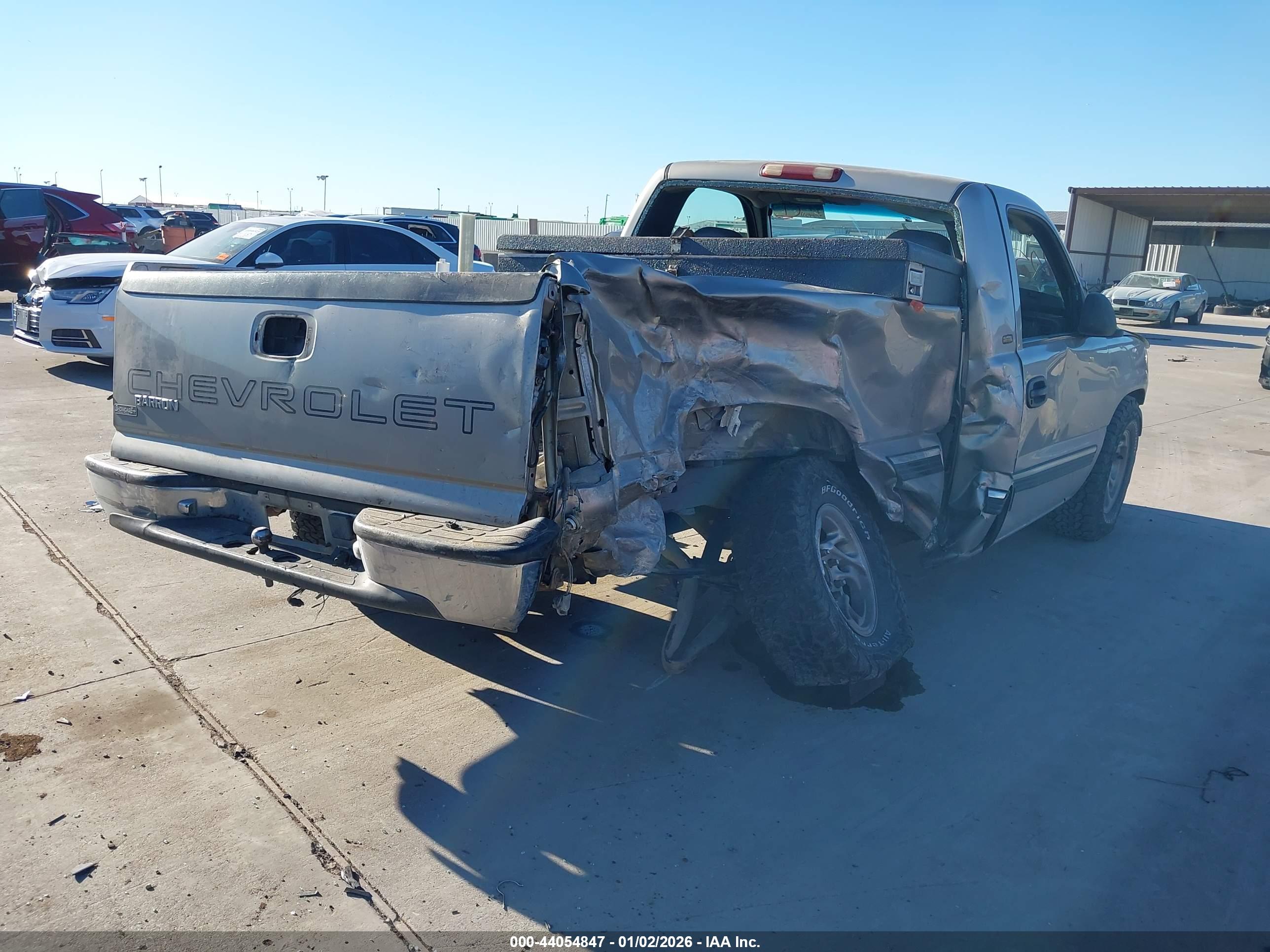 CHEVROLET SILVERADO image 4