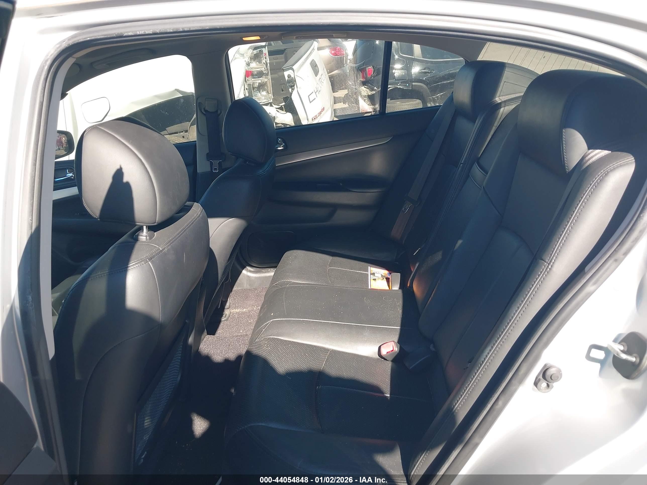 INFINITI G37 image 8