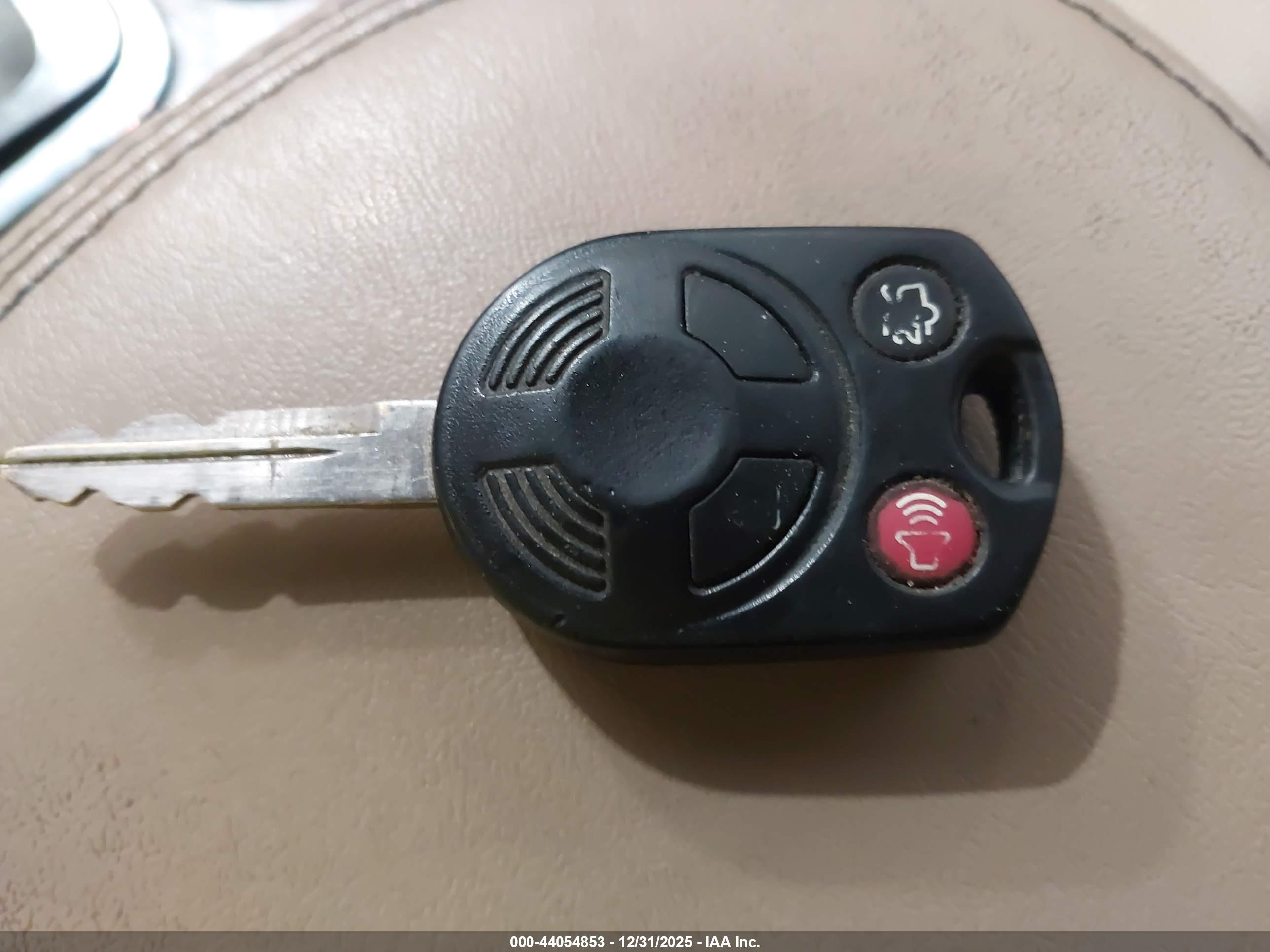 FORD TAURUS image 11