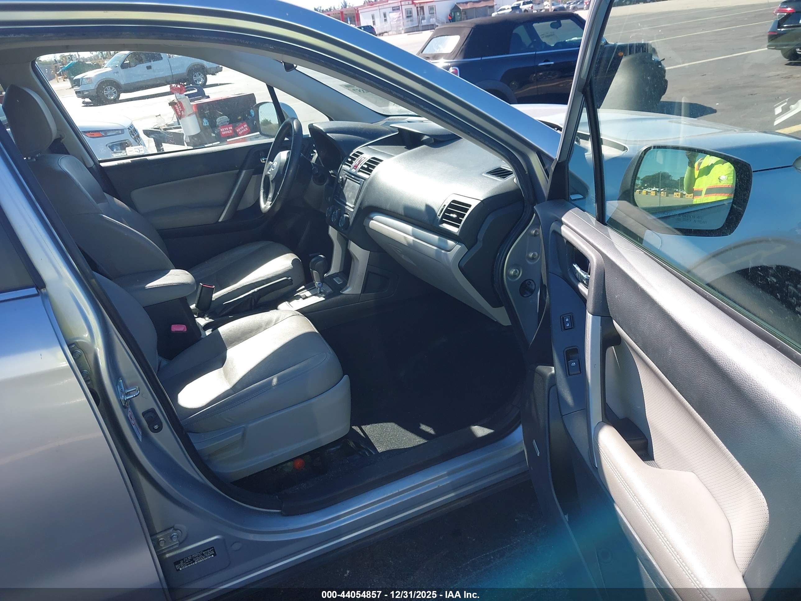 SUBARU FORESTER image 5