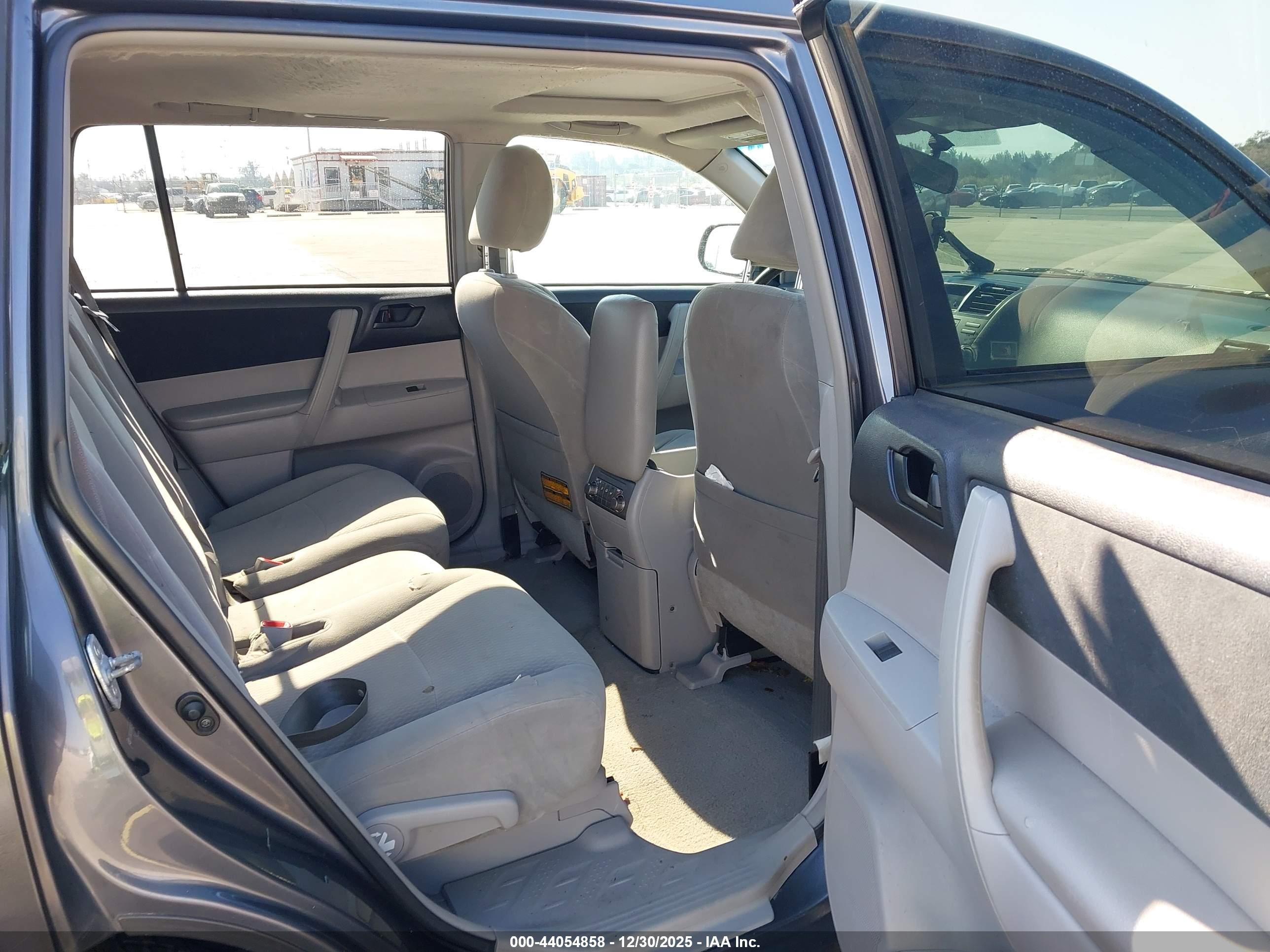 TOYOTA HIGHLANDER image 8