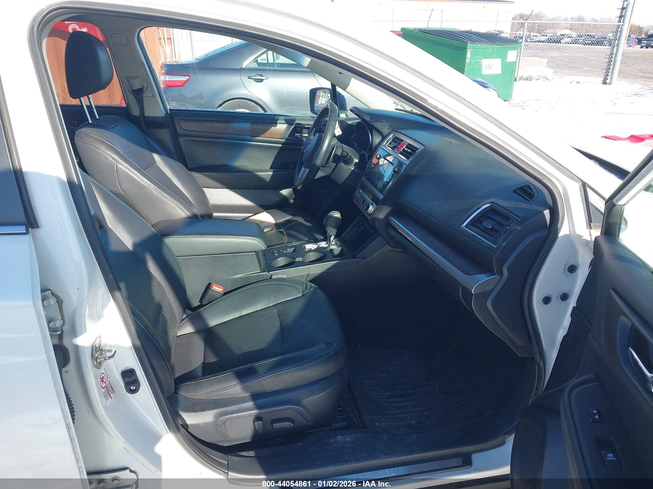 SUBARU OUTBACK image 5