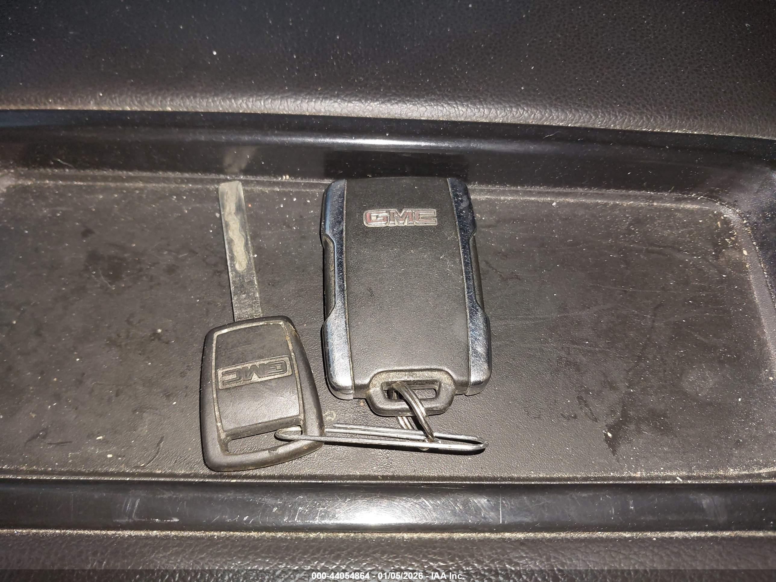 GMC SIERRA image 11