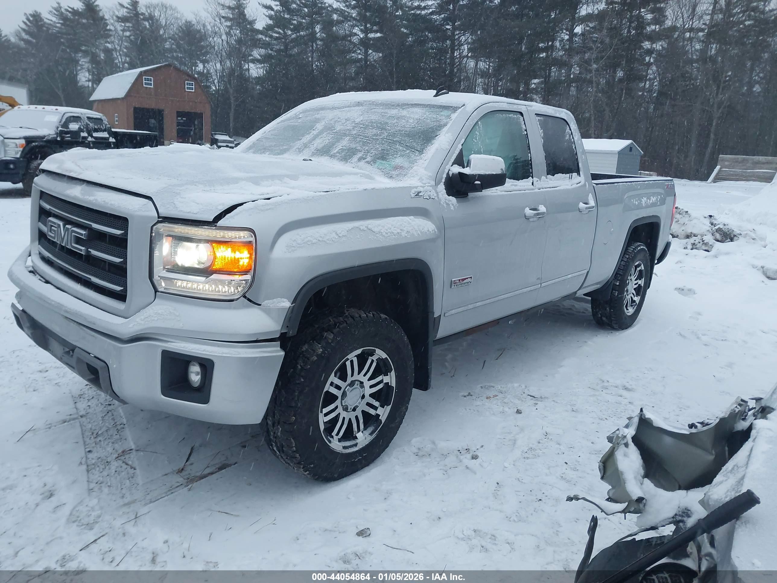 GMC SIERRA image 2