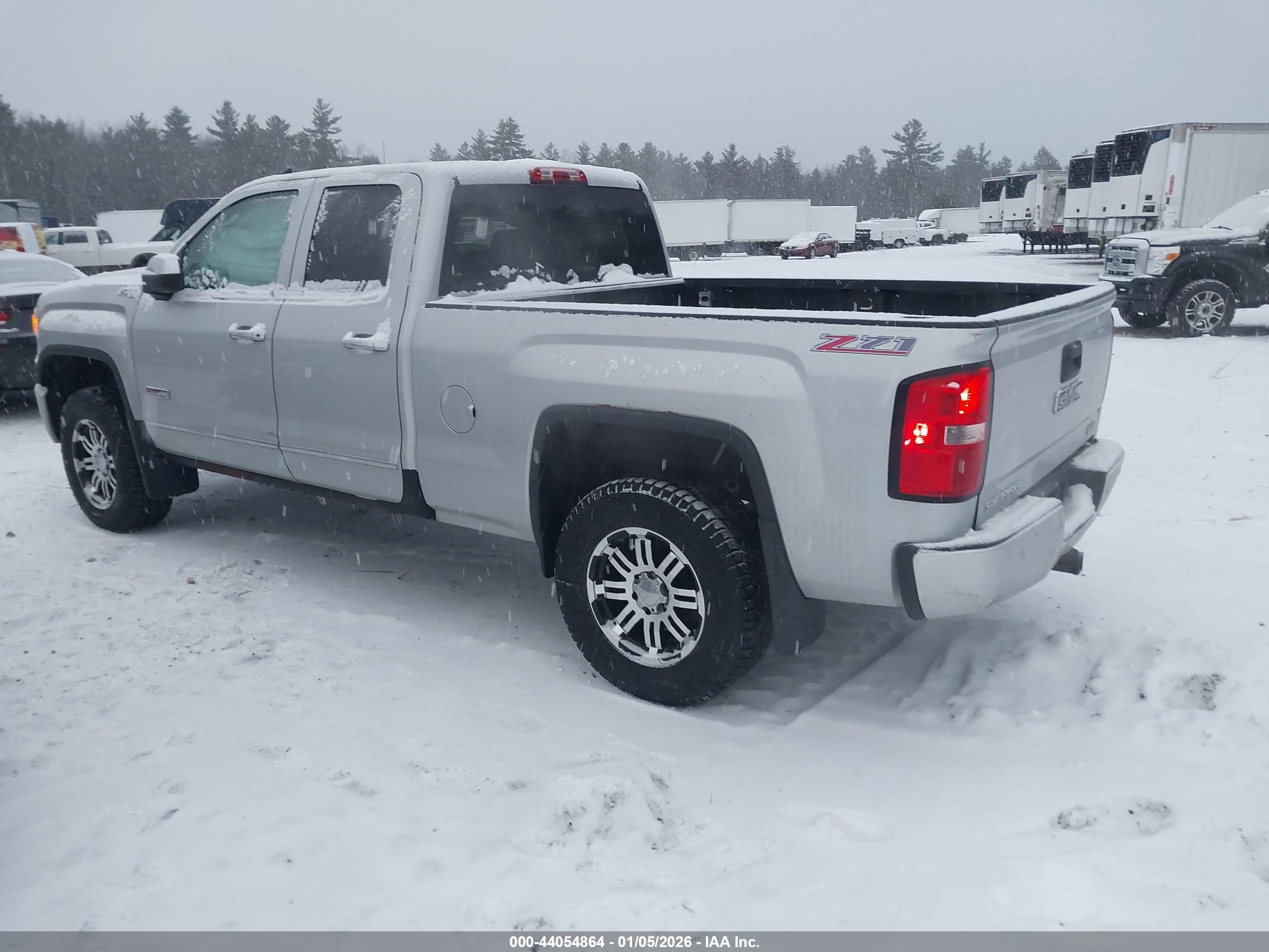 GMC SIERRA image 3