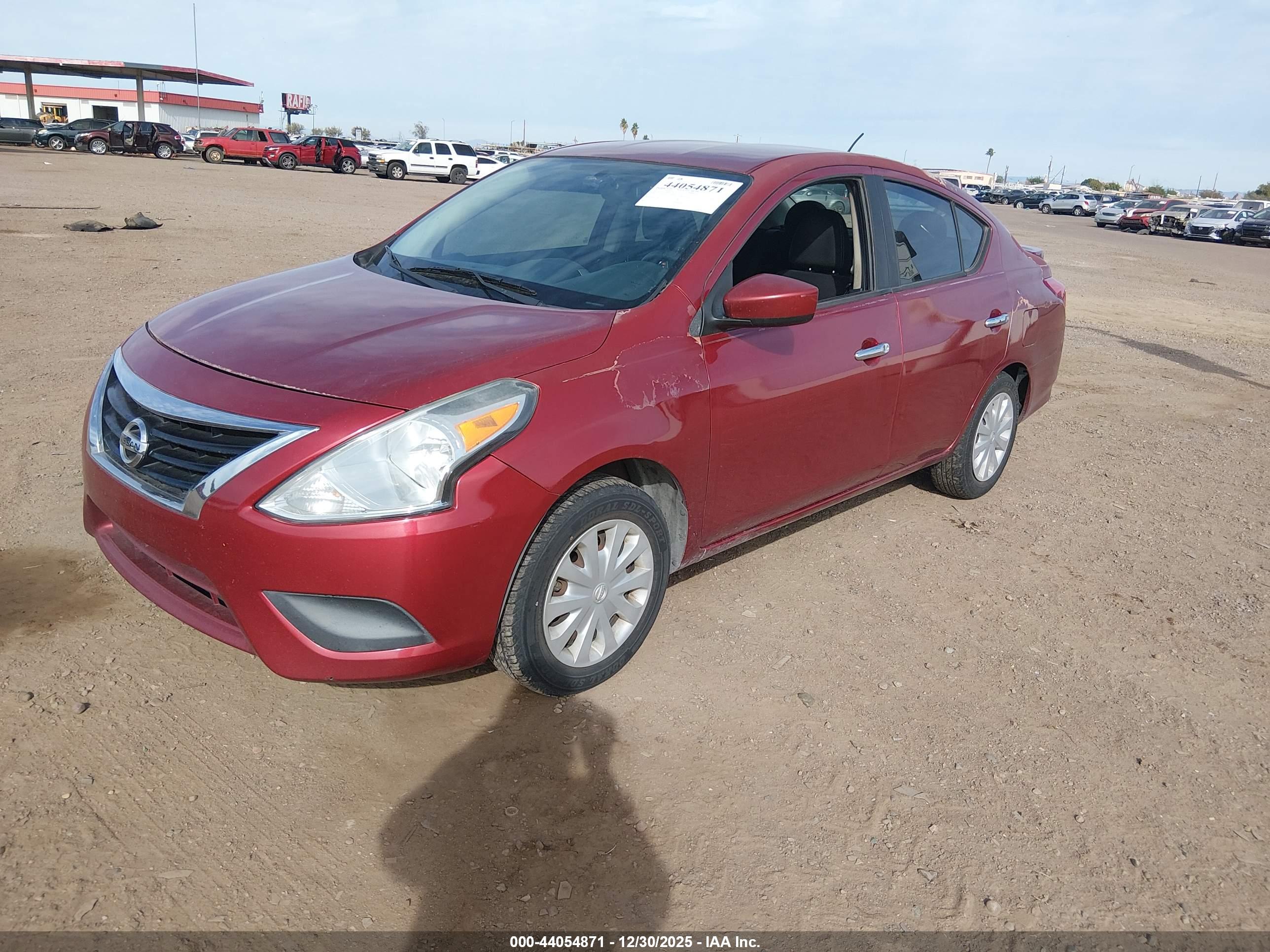 NISSAN VERSA image 2