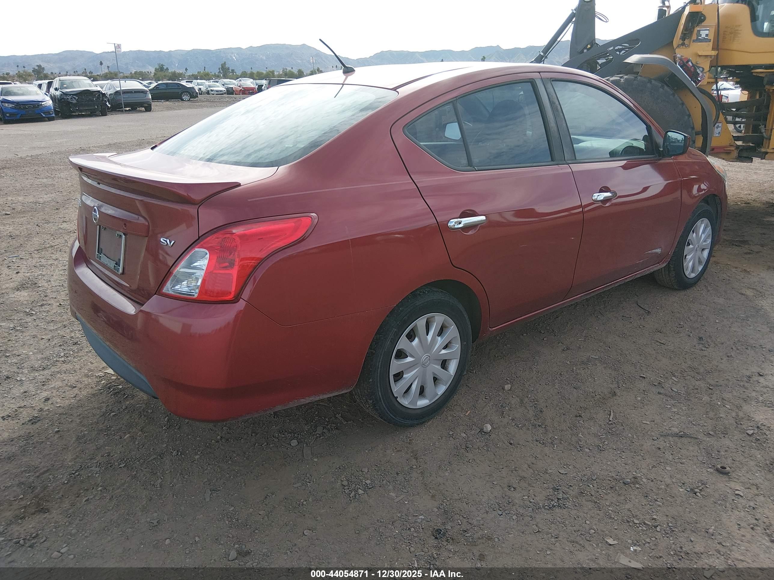 NISSAN VERSA image 4